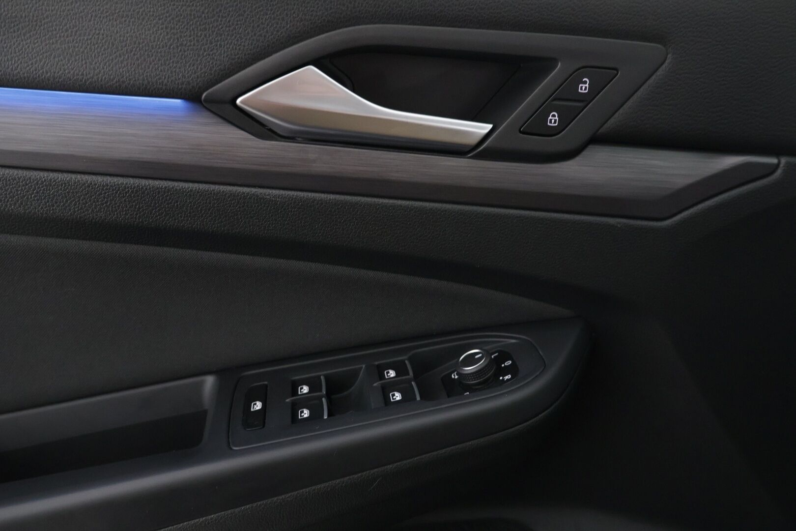 Volkswagen Golf 2021 Style eHybrid 150 kW (PHEV) DSG-automaatti - | ACC | Hierova etuistuin | Sporttipenkki muistilla | Metalliväri | Kaitapitoavustin |