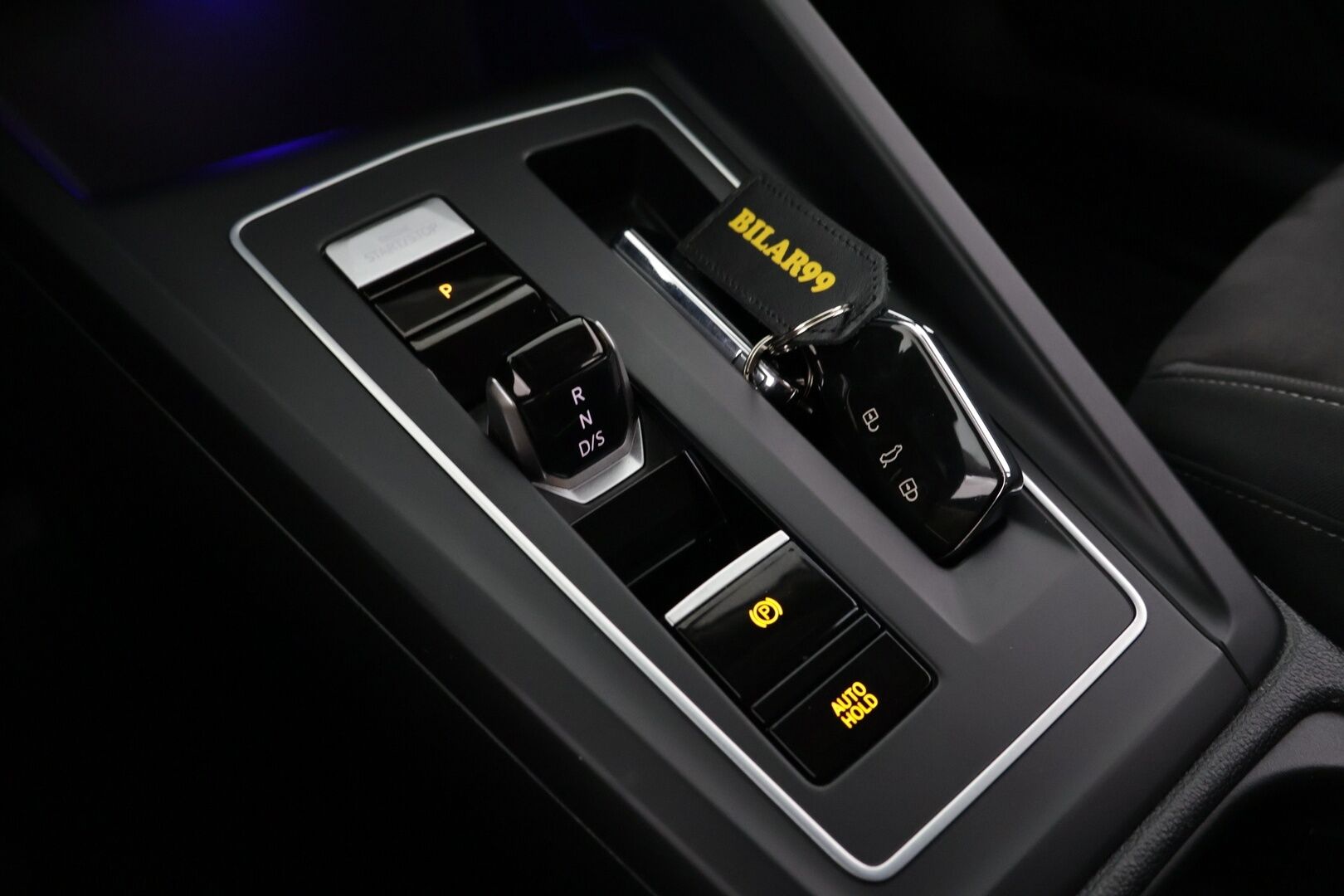 Volkswagen Golf 2021 Style eHybrid 150 kW (PHEV) DSG-automaatti - | ACC | Hierova etuistuin | Sporttipenkki muistilla | Metalliväri | Kaitapitoavustin |