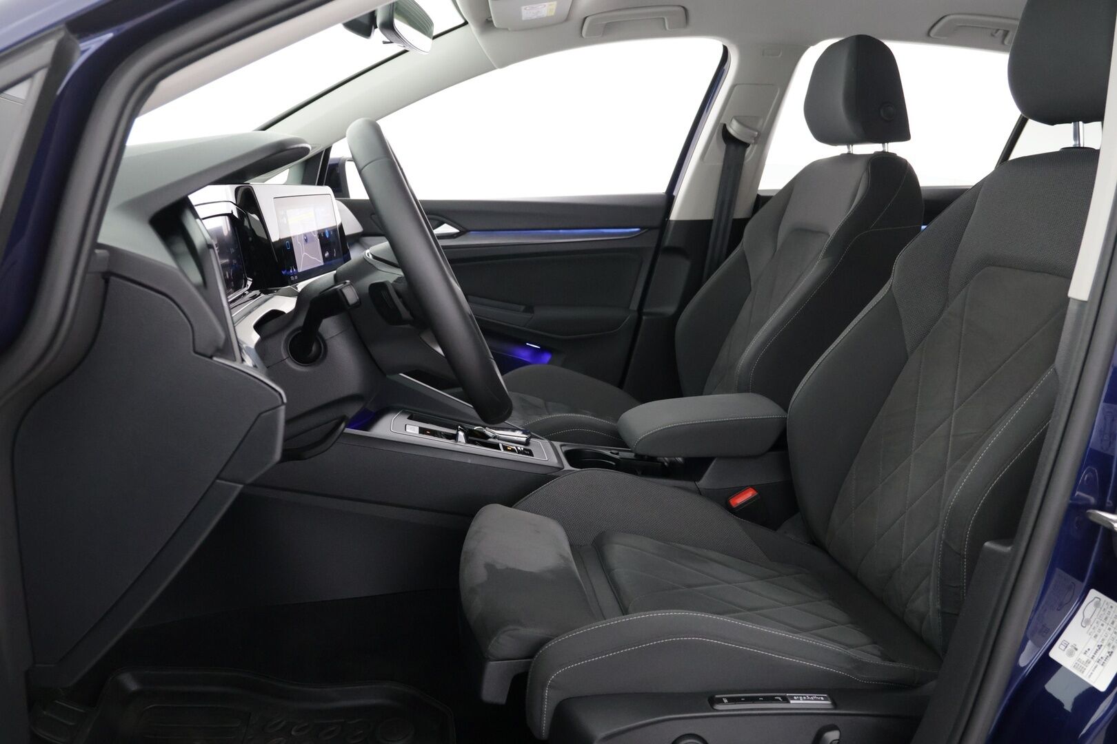 Volkswagen Golf 2021 Style eHybrid 150 kW (PHEV) DSG-automaatti - | ACC | Hierova etuistuin | Sporttipenkki muistilla | Metalliväri | Kaitapitoavustin |