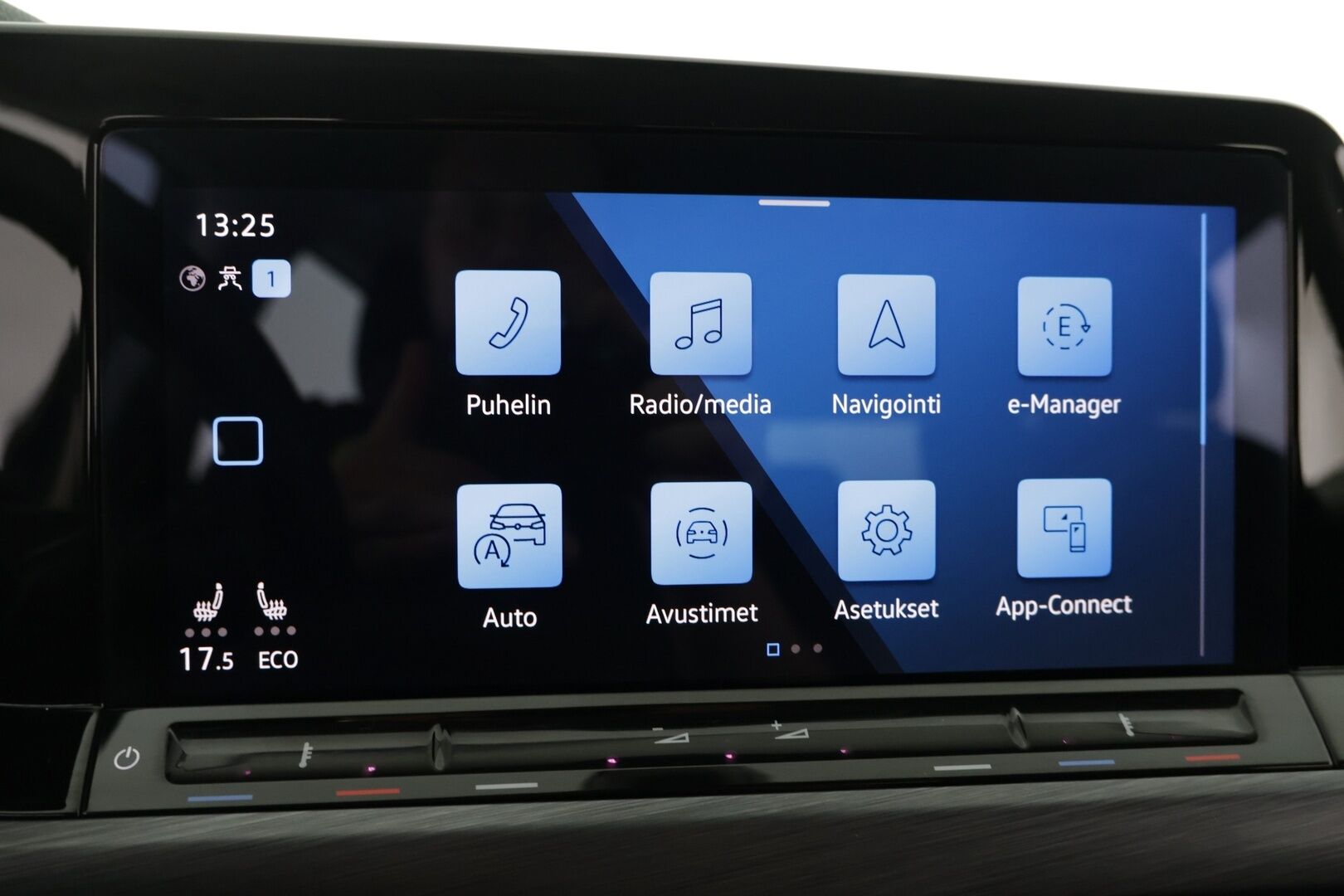 Volkswagen Golf 2021 Style eHybrid 150 kW (PHEV) DSG-automaatti - | ACC | Hierova etuistuin | Sporttipenkki muistilla | Metalliväri | Kaitapitoavustin |