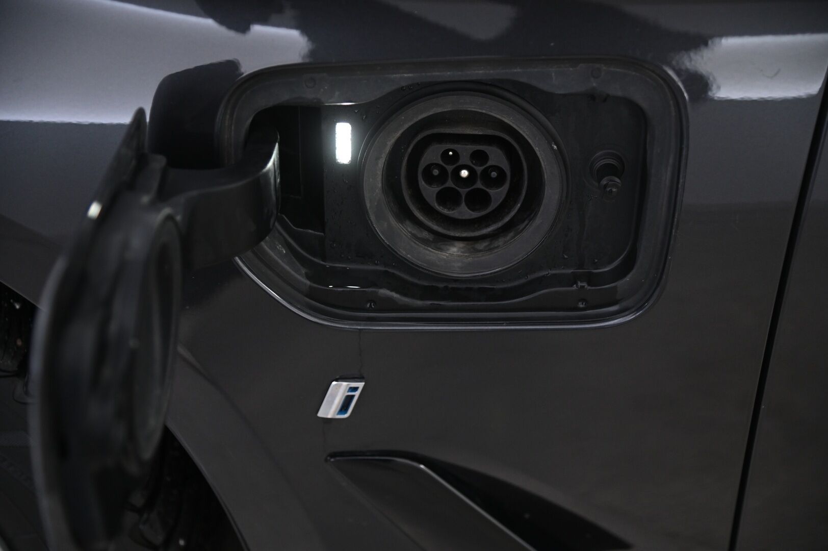 BMW 530 2019 G30 Sedan 530e A iPerformance - Ilmastoidut muistinahat | Shadowline | Proff.navi | Lämmitettävä ratti | 2x renkaat&alumiinivanteet