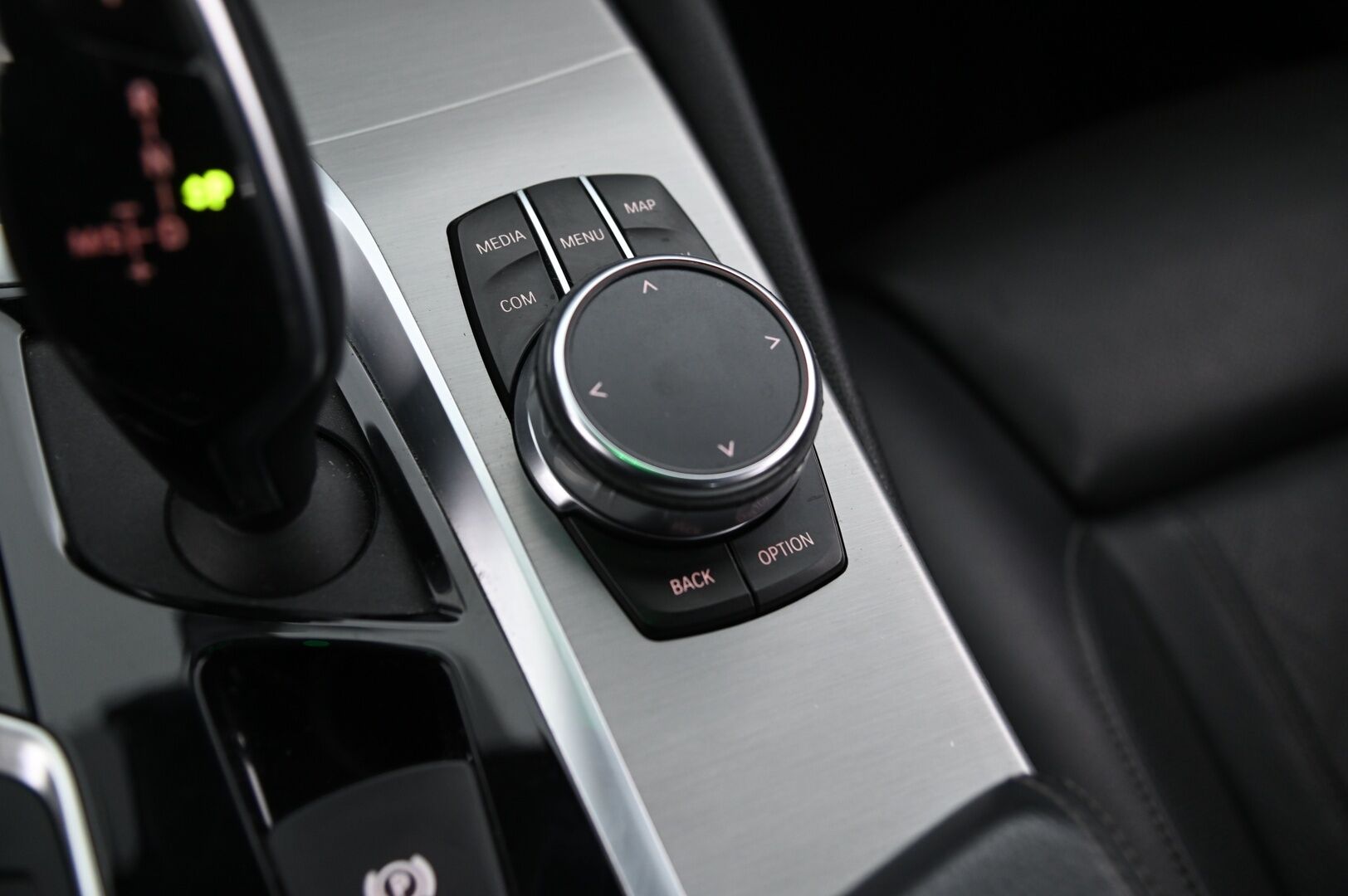 BMW 530 2019 G30 Sedan 530e A iPerformance*Ilmastoidut muistinahat / Shadowline / Proff.navi / Lämmitettävä ratti* - *Juuri tullut / 2x renkaat & vanteet* - HULLUT AVAJAISHULINAT KORKOTARJOUS 3,29 %