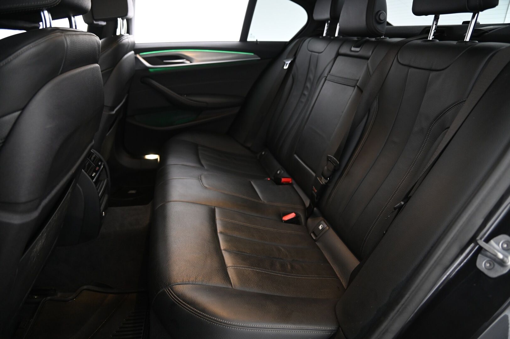 BMW 530 2019 G30 Sedan 530e A iPerformance*Ilmastoidut muistinahat / Shadowline / Proff.navi / Lämmitettävä ratti* - *Juuri tullut / 2x renkaat & vanteet*