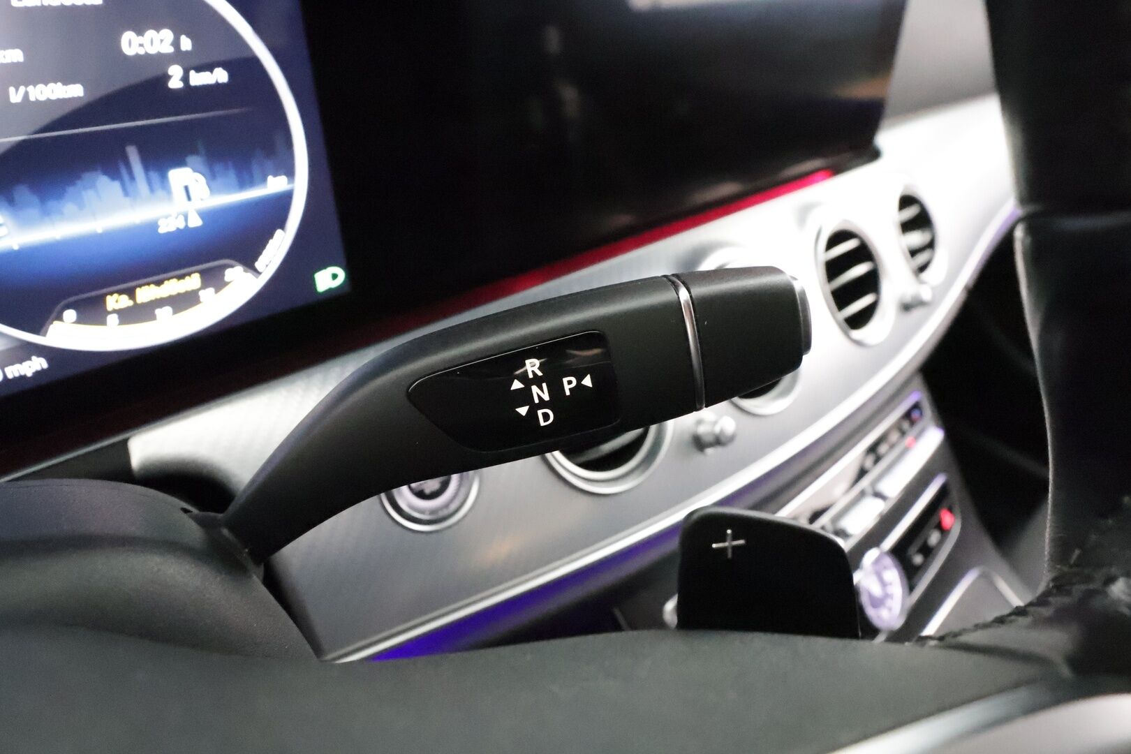 Mercedes-Benz E 2020 220d 4Matic T A Premium Business * Distronic+ / Koukku / Puolinahat / Lohko / P.kamera / LED / Navi / Sähköluukku * - Facelift / Kahdet renkaat aluvanteilla - HULLUT AVAJAISHULINAT KORKOTARJOUS 3,29 %