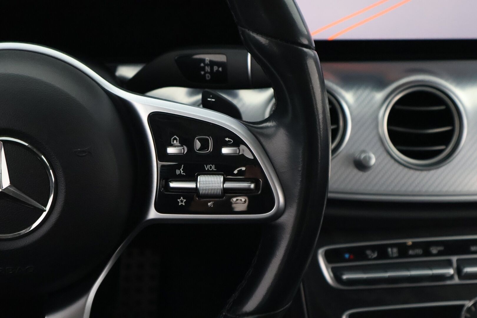 Mercedes-Benz E 2020 220d 4Matic T A Premium Business - Distronic+ / Widescreen / Vetokoukku / Peruutuskamera / Puolinahkasisusta / Comand Navi / BLIS / Kahdet fiksut renkaat aluvantein!