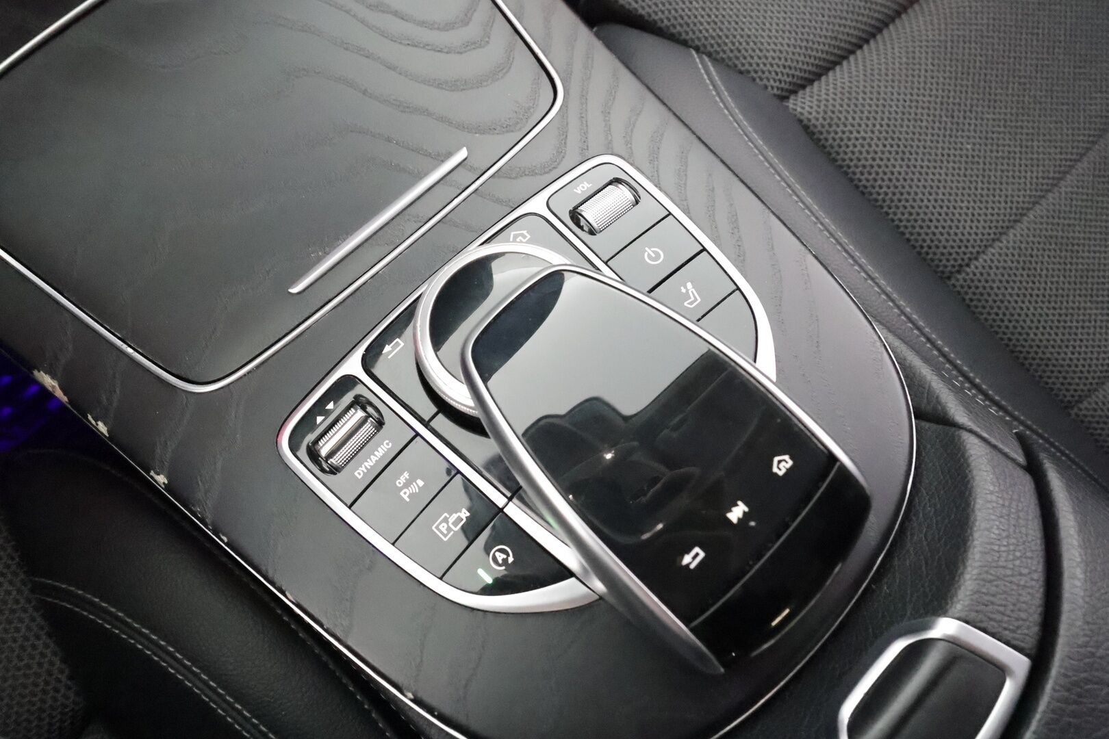 Mercedes-Benz E 2020 220d 4Matic T A Premium Business * Distronic+ / Koukku / Puolinahat / Lohko / P.kamera / LED / Navi / Sähköluukku * - Facelift / Kahdet renkaat aluvanteilla - HULLUT AVAJAISHULINAT KORKOTARJOUS 3,29 %