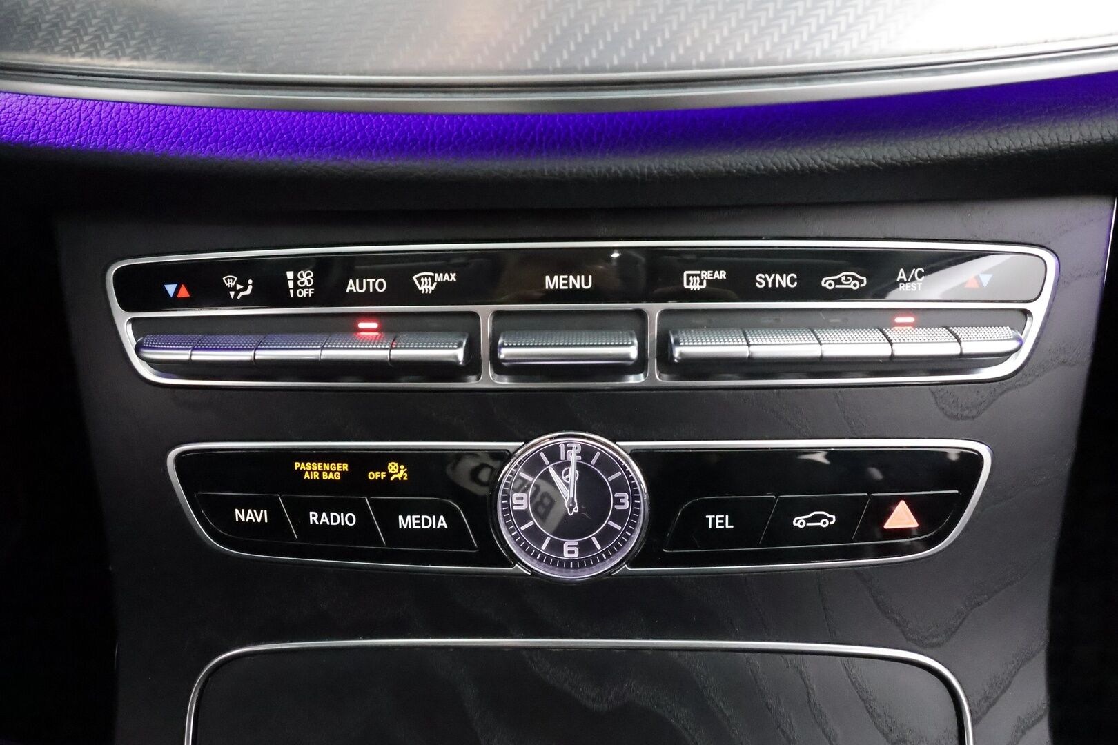 Mercedes-Benz E 2020 220d 4Matic T A Premium Business * Distronic+ / Koukku / Puolinahat / Lohko / P.kamera / LED / Navi / Sähköluukku * - Facelift / Kahdet renkaat aluvanteilla - HULLUT AVAJAISHULINAT KORKOTARJOUS 3,29 %