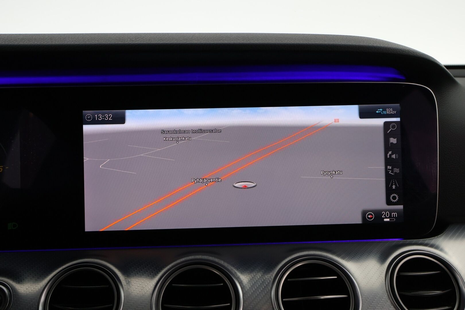 Mercedes-Benz E 2020 220d 4Matic T A Premium Business - Distronic+ / Widescreen / Vetokoukku / Peruutuskamera / Puolinahkasisusta / Comand Navi / BLIS / Kahdet fiksut renkaat aluvantein!