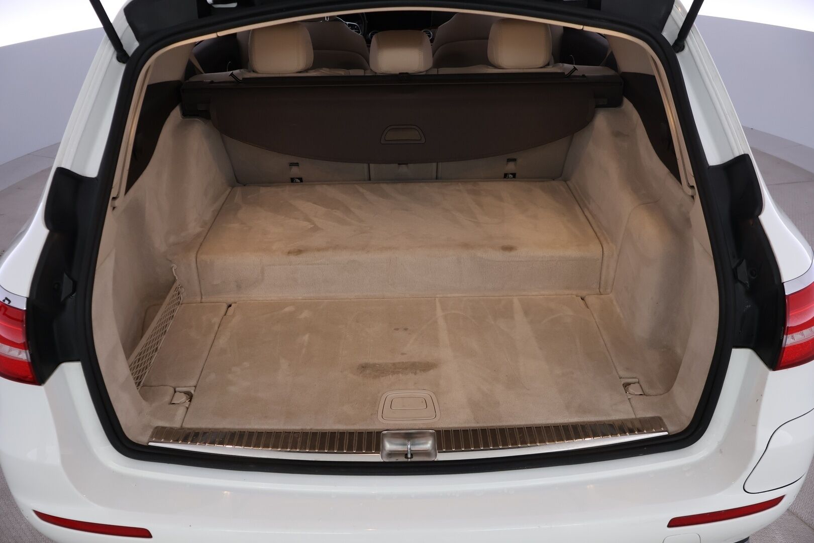 Mercedes-Benz E 2020 300 de T A Business Avantgarde EQ Power - Distronic+ | 360° kamera | Vetokoukku | BLIS | Multibeam LED | Muistipenkit | 2x Renkaat & Vanteet