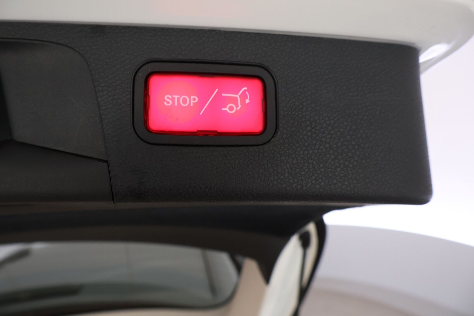 Mercedes-Benz E 2019 300 de T A Business Avantgarde EQ Power *Distronic+ / 360° kamera / Vetokoukku / BLIS / Multibeam LED / Muistipenkit* - *2x Renkaat & Vanteet / Huollettu 12.1.2026 / 2x latauskaapelit*