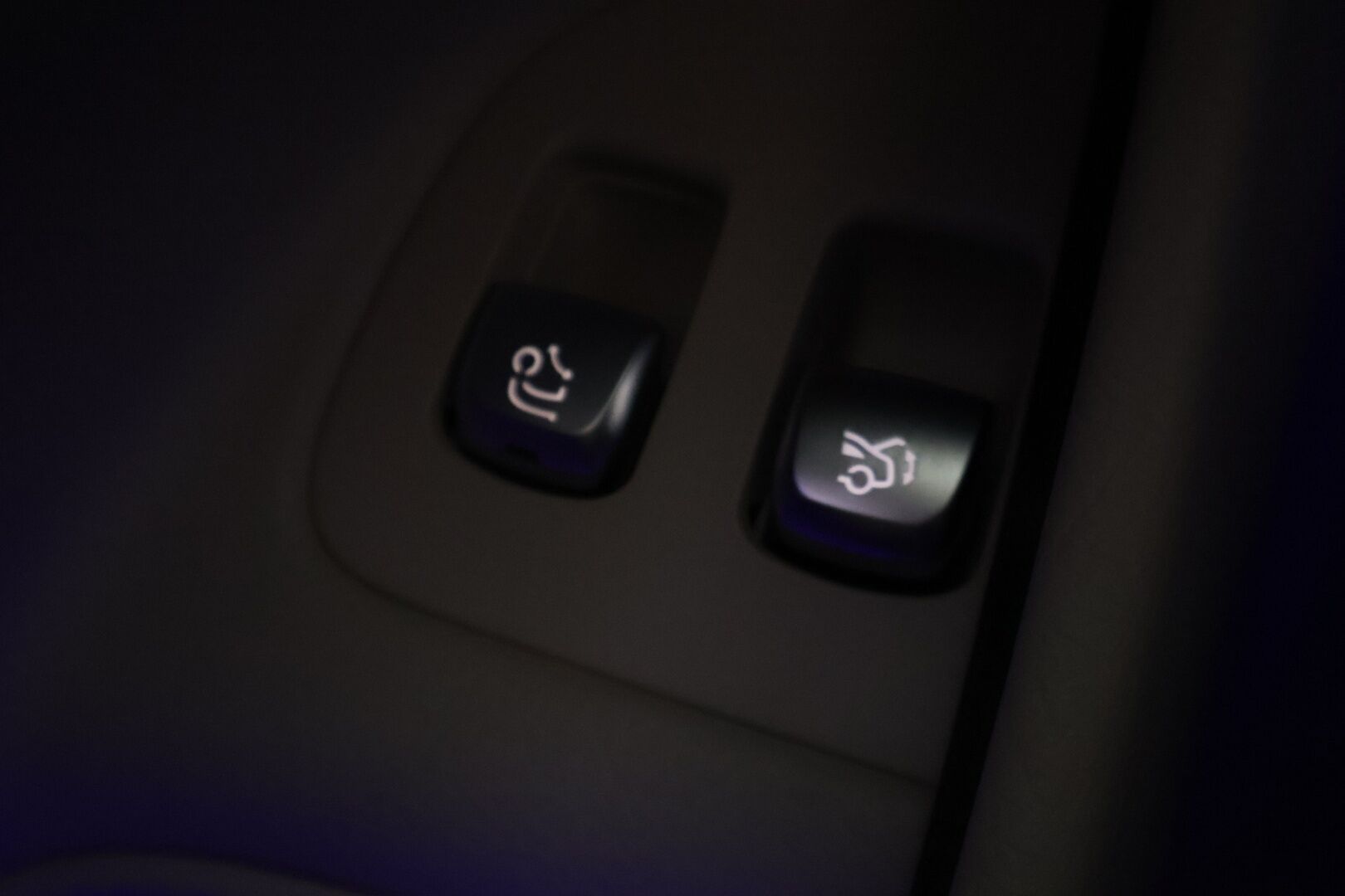 Mercedes-Benz E 2019 300 de T A Business Avantgarde EQ Power *Distronic+ / 360° kamera / Vetokoukku / BLIS / Multibeam LED / Muistipenkit* - *2x Renkaat & Vanteet / Huollettu 12.1.2026 / 2x latauskaapelit*