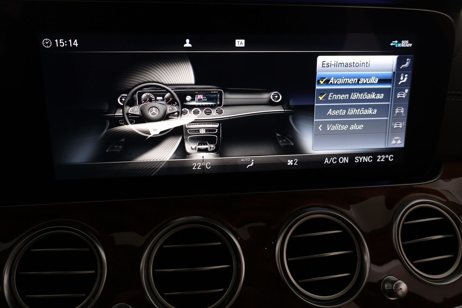 Mercedes-Benz E 2020 300 de T A Business Avantgarde EQ Power - Distronic+ | 360° kamera | Vetokoukku | BLIS | Multibeam LED | Muistipenkit | 2x Renkaat & Vanteet