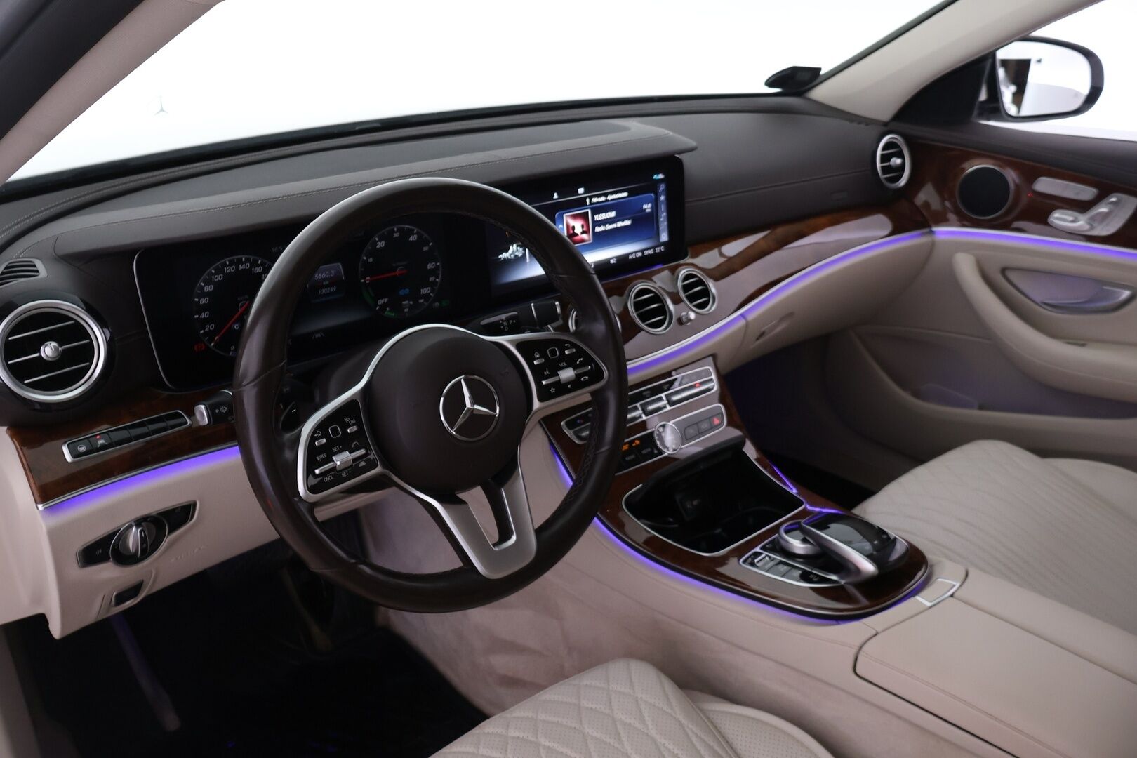 Mercedes-Benz E 2020 300 de T A Business Avantgarde EQ Power - Distronic+ | 360° kamera | Vetokoukku | BLIS | Multibeam LED | Muistipenkit | 2x Renkaat & Vanteet