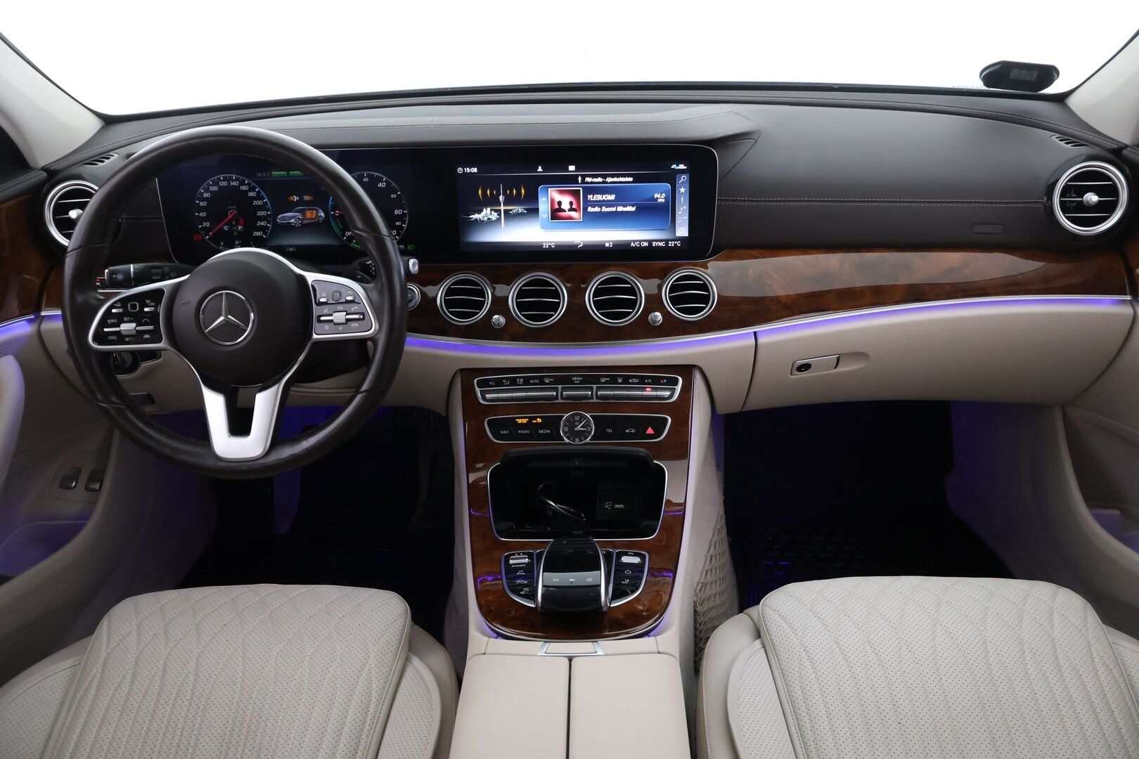 Mercedes-Benz E 2019 300 de T A Business Avantgarde EQ Power *Distronic+ / 360° kamera / Vetokoukku / BLIS / Multibeam LED / Muistipenkit* - *2x Renkaat & Vanteet / Huollettu 12.1.2026 / 2x latauskaapelit*