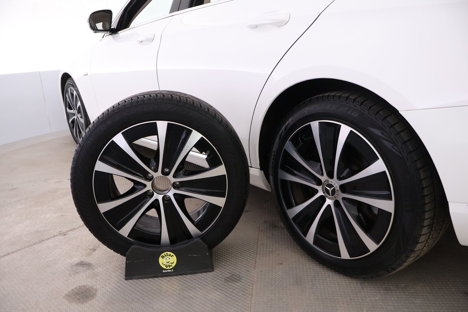 Mercedes-Benz E 2020 300 de T A Business Avantgarde EQ Power - Distronic+ | 360° kamera | Vetokoukku | BLIS | Multibeam LED | Muistipenkit | 2x Renkaat & Vanteet