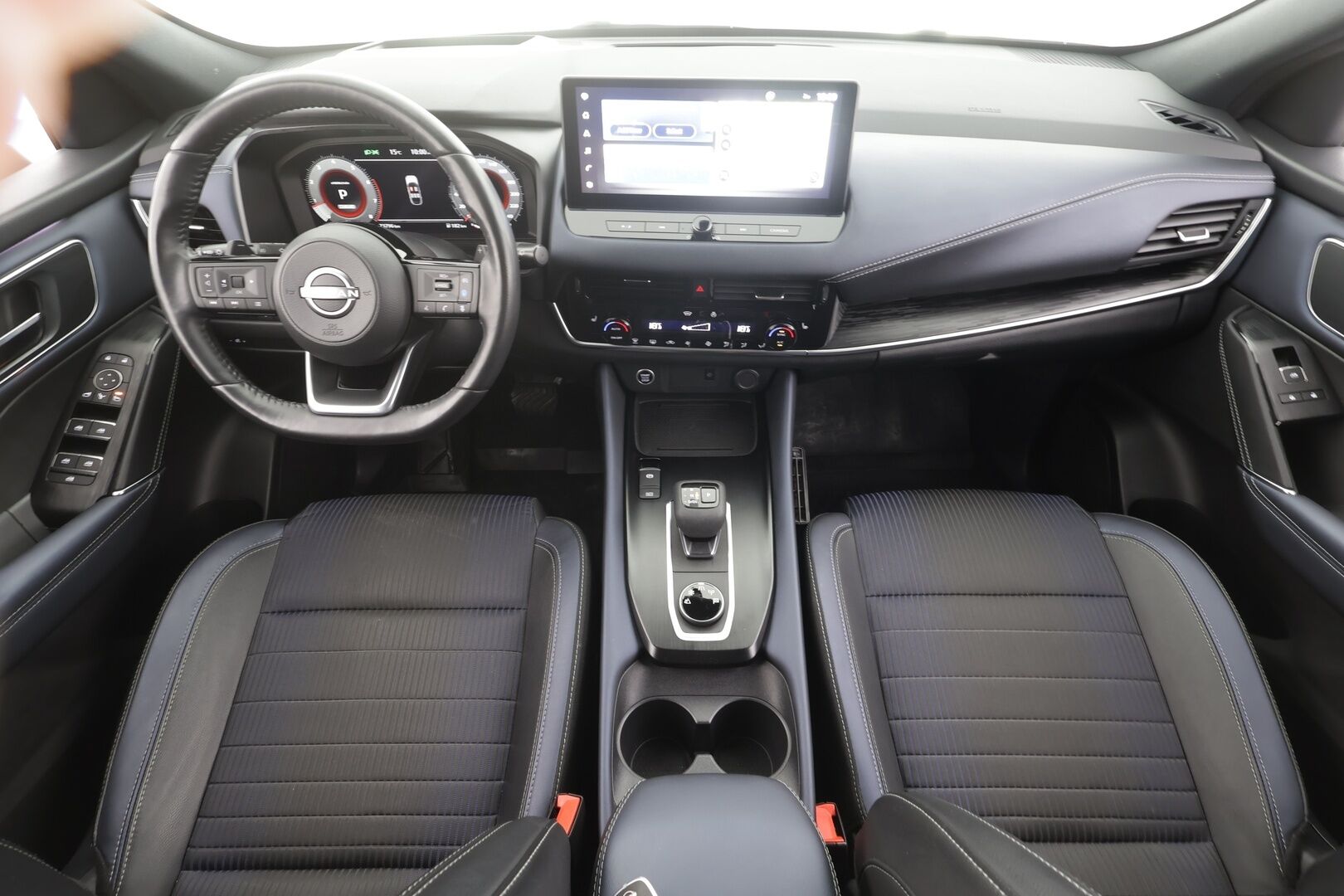 Nissan Qashqai 2023 MHEV 158 Xtronic 4WD Tekna - | ACC | HUD | 360° | Puolinahat | Sähköpenkki | Digimittaristo | Navi | Lämm. ratti | Keyless | 1-om suomiauto | ALV | 