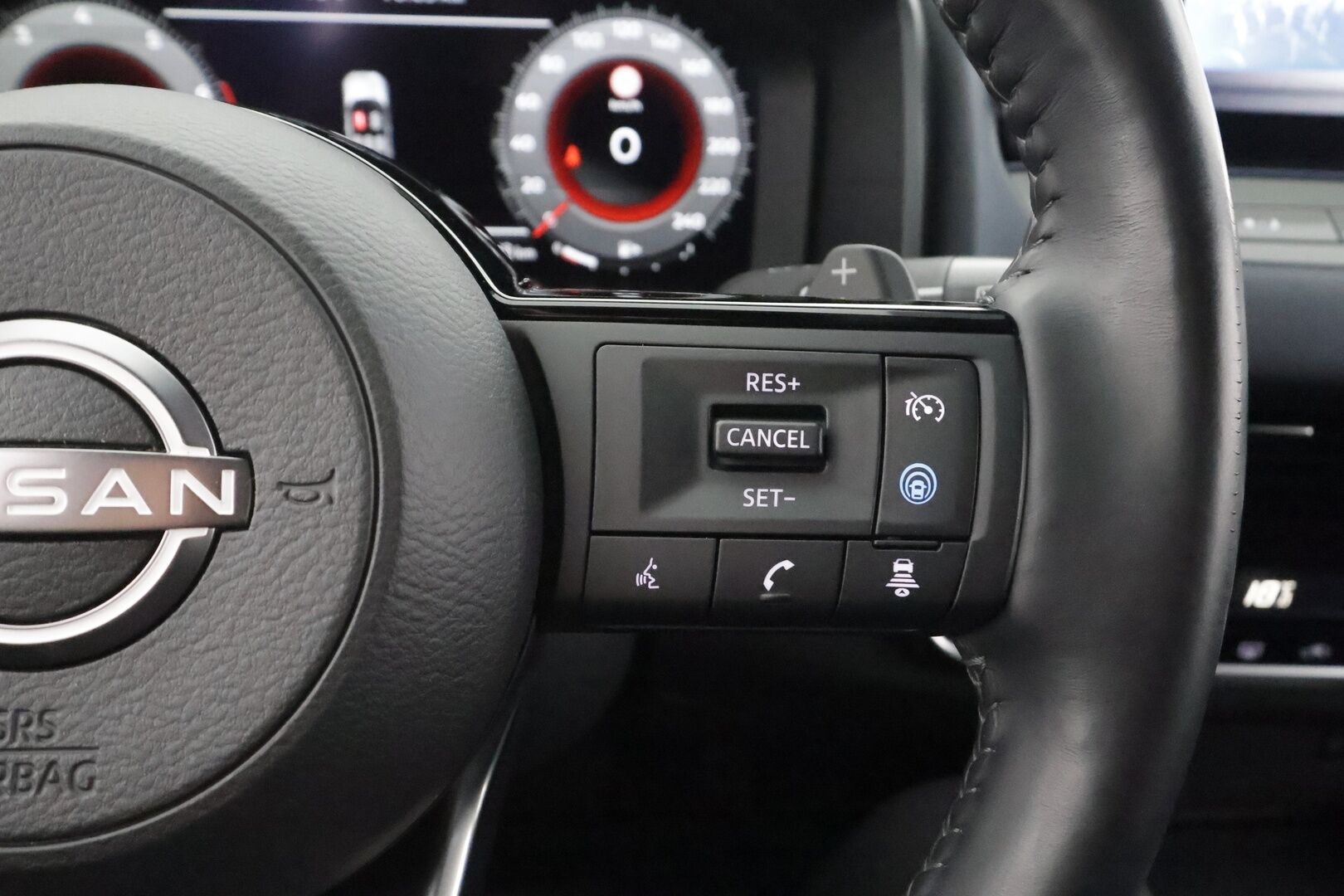 Nissan Qashqai 2023 MHEV 158 Xtronic 4WD Tekna - | ACC | HUD | 360° | Puolinahat | Sähköpenkki | Digimittaristo | Navi | Lämm. ratti | Keyless | 1-om suomiauto | ALV | 