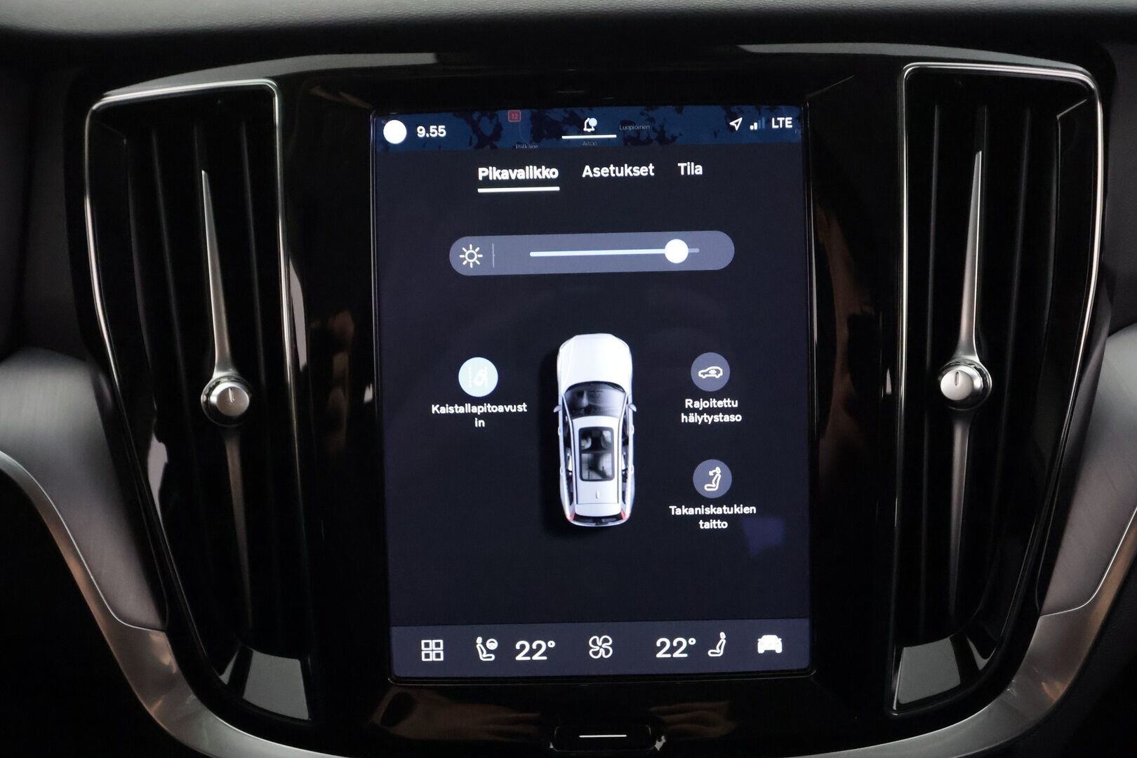 Volvo V60 2023 B3 MHEV Business Core DCT aut - | ACC | Webasto | High Performance |  Full-LED | P.Kamera | Osasähköt | Keyless | Apple&Android | 1.Om suomi-auto | Kahdet Renkaat | Merkkihuollettu |