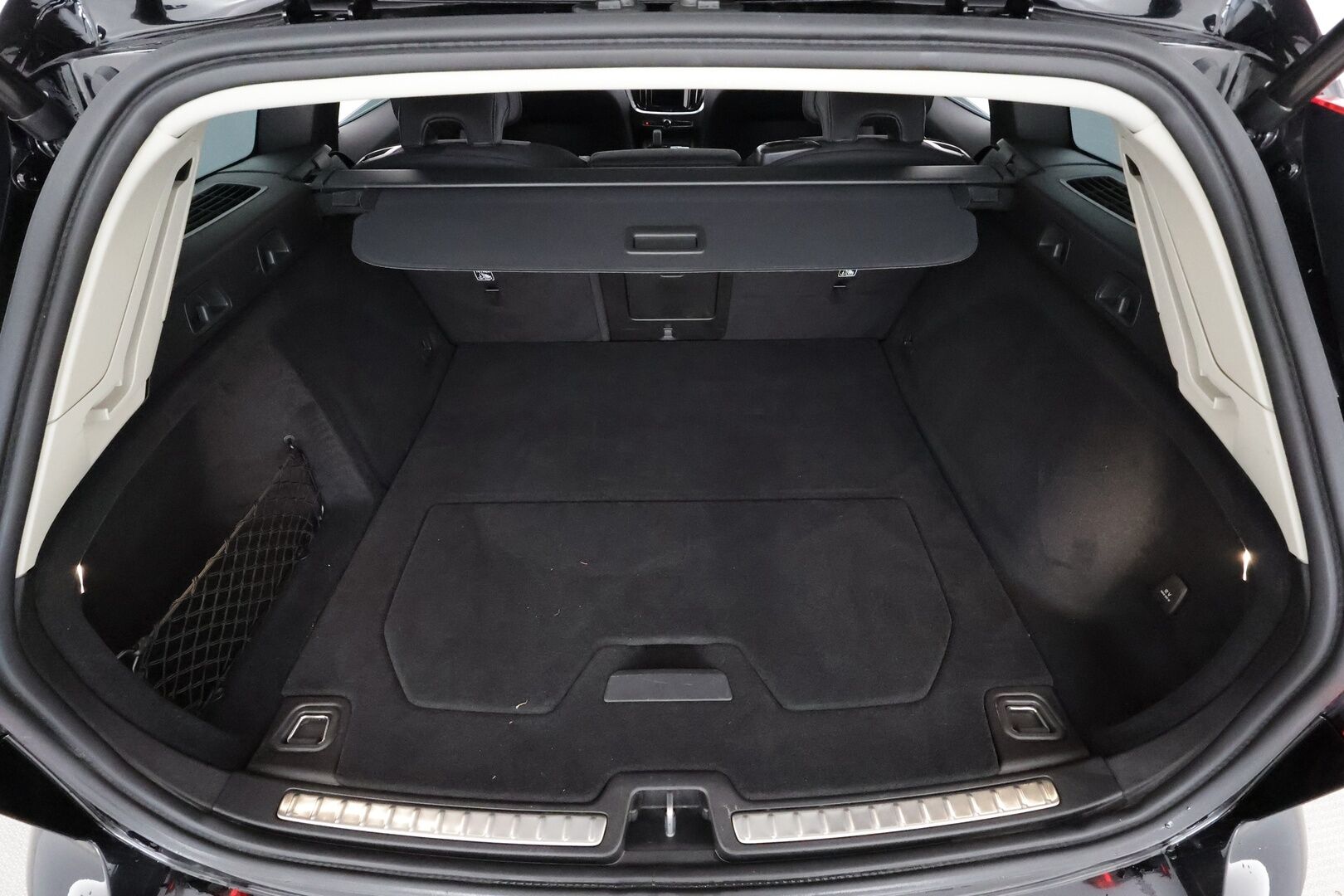Volvo V60 2023 B3 MHEV Business Core DCT aut - | ACC | Webasto | High Performance |  Full-LED | P.Kamera | Osasähköt | Keyless | Apple&Android | 1.Om suomi-auto | Kahdet Renkaat | Merkkihuollettu |
