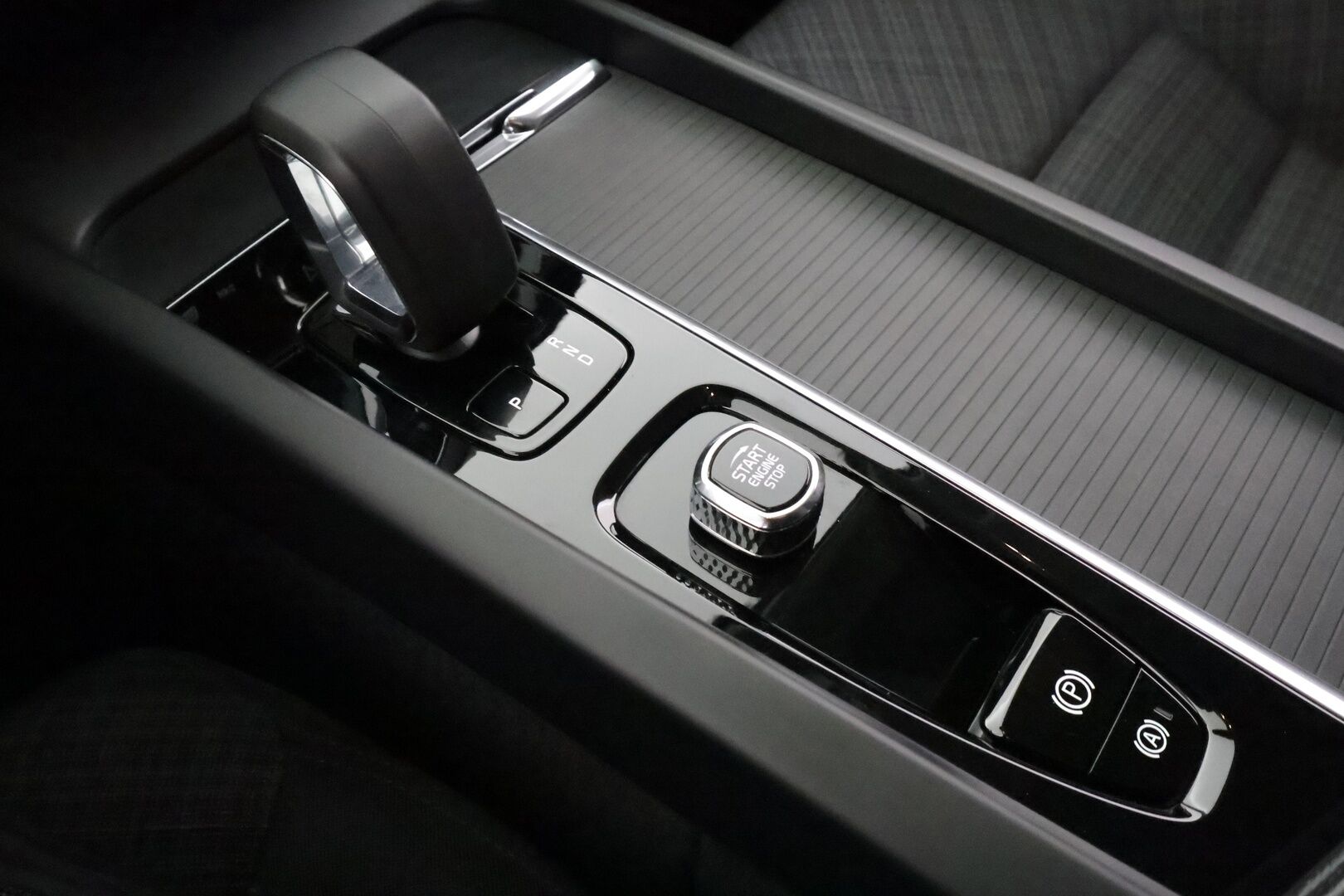 Volvo V60 2023 B3 MHEV Business Core DCT aut - | ACC | Webasto | High Performance |  Full-LED | P.Kamera | Osasähköt | Keyless | Apple&Android | 1.Om suomi-auto | Kahdet Renkaat | Merkkihuollettu |
