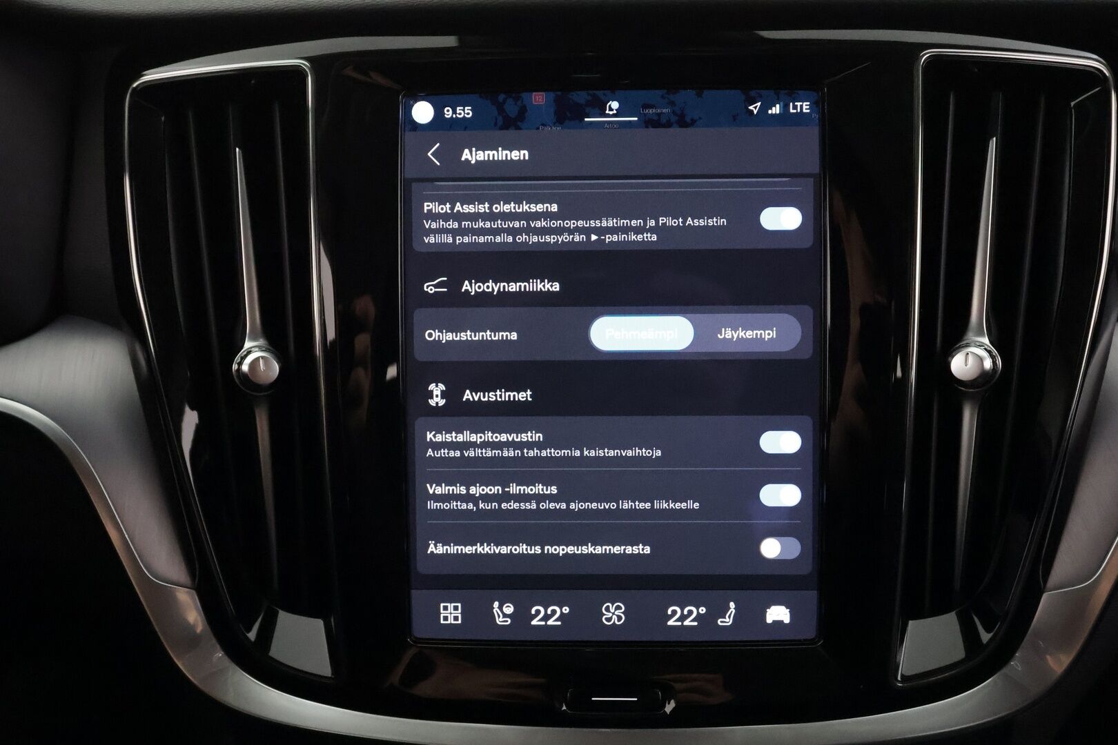 Volvo V60 2023 B3 MHEV Business Core DCT aut - | ACC | Webasto | High Performance |  Full-LED | P.Kamera | Osasähköt | Keyless | Apple&Android | 1.Om suomi-auto | Kahdet Renkaat | Merkkihuollettu |