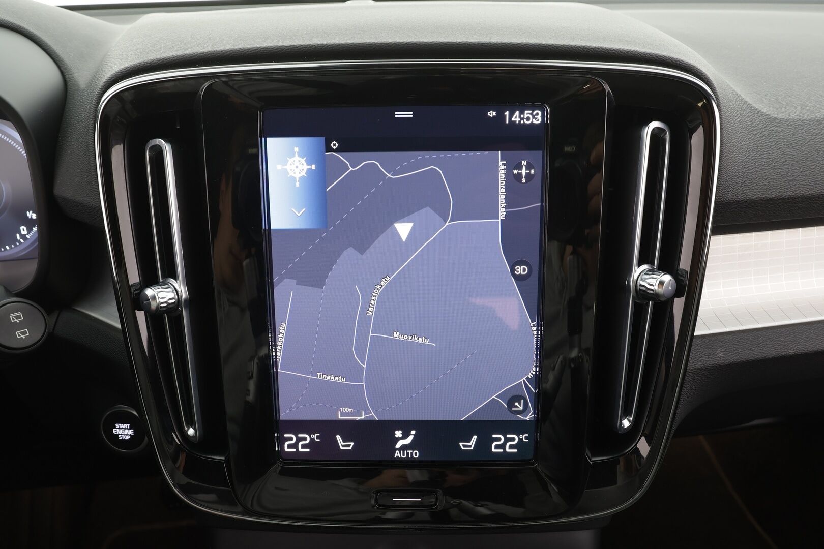 Volvo XC40 2023 T4 TwE Plus Dark aut - | 1.om Suomi-auto | ACC | LED | P.Kamera | Sportpenkki Muistilla | Vetokoukku | Lisälämmitin | Kahdet renkaat aluvanteilla | Merkkihuollot |
