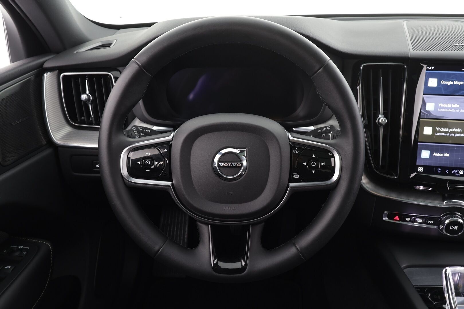 Volvo XC60 2023 T6 AWD Long Range Plus Dark aut * ACC / Panorama / Ilma-alusta / Webasto / H&K / Muistipenkit / Full LED / Koukku / Facelift * - 1.om Suomi-auto / Akku kuntotarkastettu / Kahdet renkaat aluvanteilla / Merkkihuollettu / Hyvät varusteet!