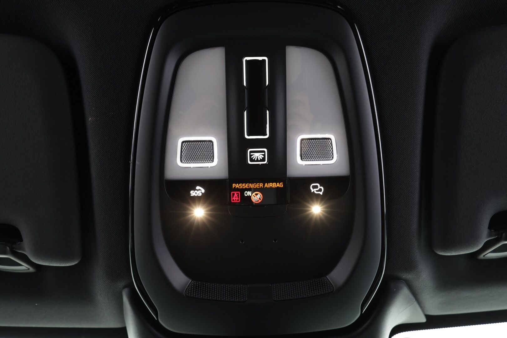 Volvo XC60 2023 T6 AWD Long Range Plus Dark aut * ACC / Panorama / Ilma-alusta / Webasto / H&K / Muistipenkit / Full LED / Koukku / Facelift * - 1.om Suomi-auto / Akku kuntotarkastettu / Kahdet renkaat aluvanteilla / Merkkihuollettu / Hyvät varusteet!