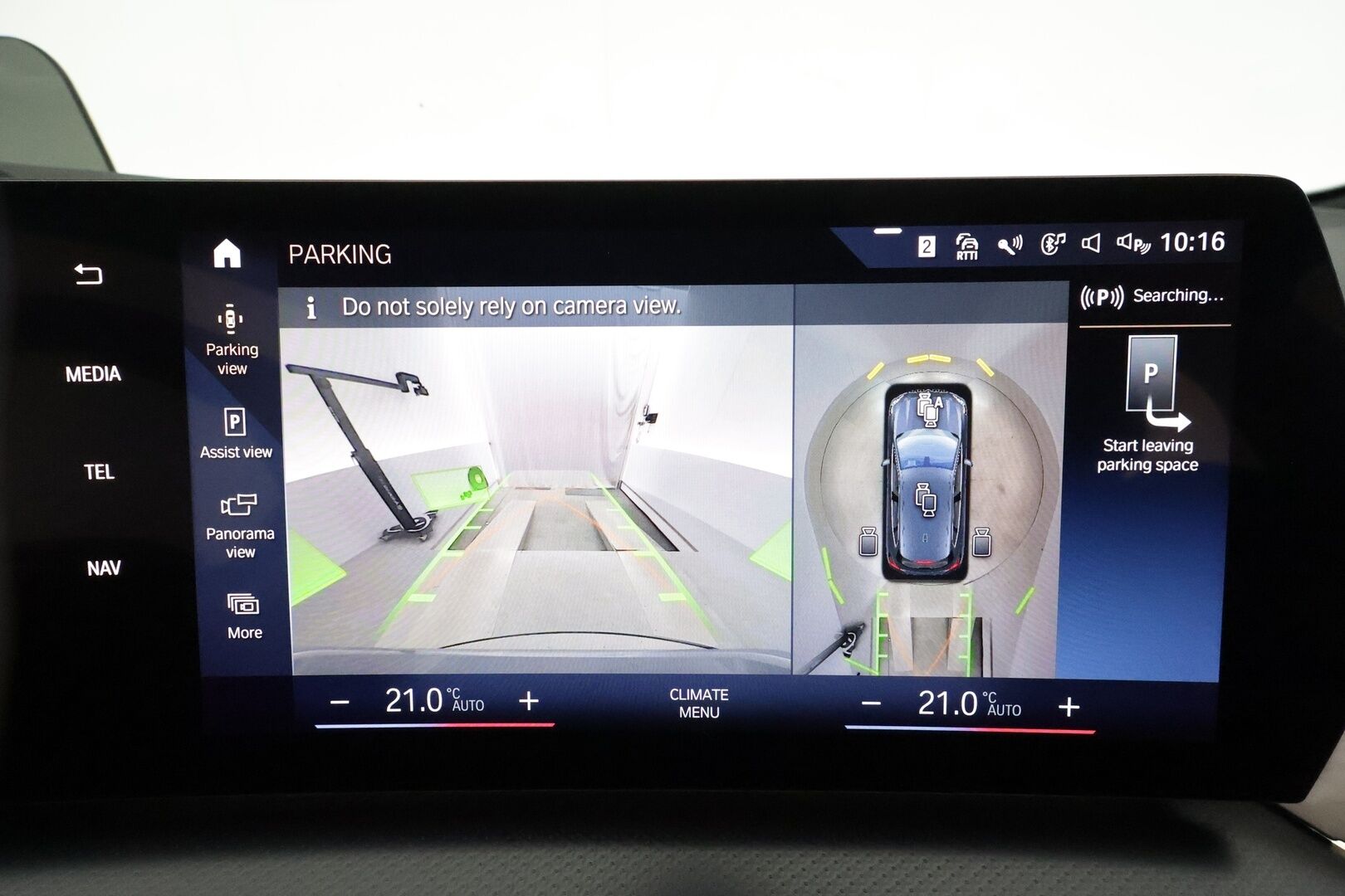 BMW 225 2023 U06 Active Tourer 225e xDrive Charged Edition M Sport * ACC / HUD / Harman&Kardon / Vetokoukku / Adapt.LED / Muistipenkki / Comfort Access - Akku kuntotarkastettu / Suomi-auto / Kahdet renkaat aluvanteilla / Hierova kuljettajan istuin / Sporttipenkit / Ratinlämmitin / Nahka-Alcantara - HULLUT JOULUT KORKOTARJOUS 2,49% 