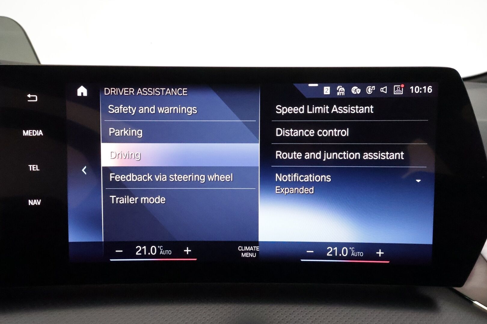 BMW 225 2023 U06 Active Tourer 225e xDrive Charged Edition M Sport * ACC / HUD / Harman&Kardon / Vetokoukku / Adapt.LED / Muistipenkki / Comfort Access - Akku kuntotarkastettu / Suomi-auto / Kahdet renkaat aluvanteilla / Hierova kuljettajan istuin / Sporttipenkit / Ratinlämmitin / Nahka-Alcantara - HULLUT JOULUT KORKOTARJOUS 2,49% 