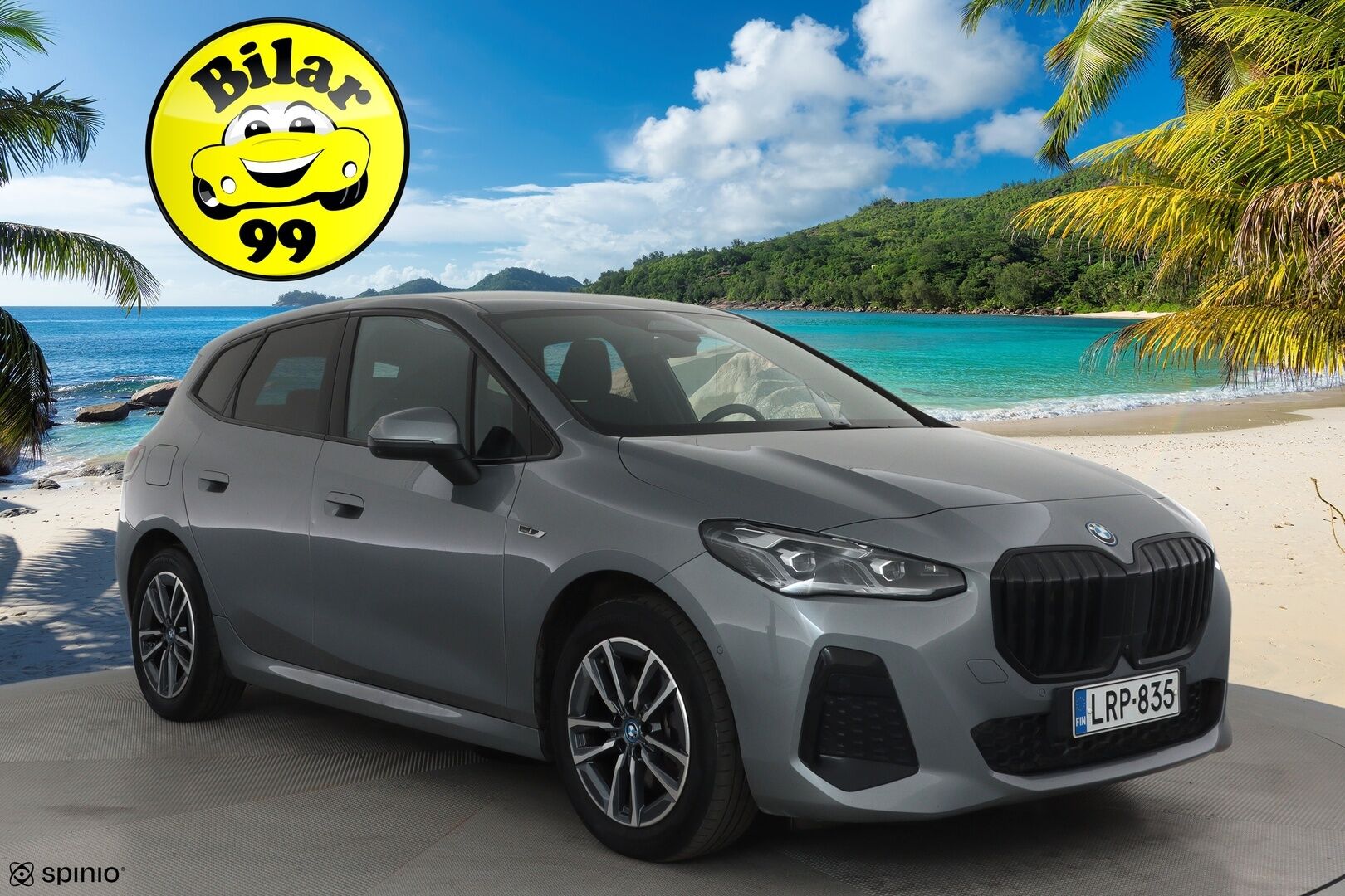 BMW 225 2023 U06 Active Tourer 225e xDrive Charged Edition M Sport **Vakkari / Muistipenkki / HUD / H&K / Adapt.LED / Comfort Access** - Akku kuntotarkastettu / Suomi-auto / Kahdet renkaat aluvanteilla / Hierova kuljettajan istuin / Sporttipenkit / Ratinlämmitin / Nahka-Alcantara
