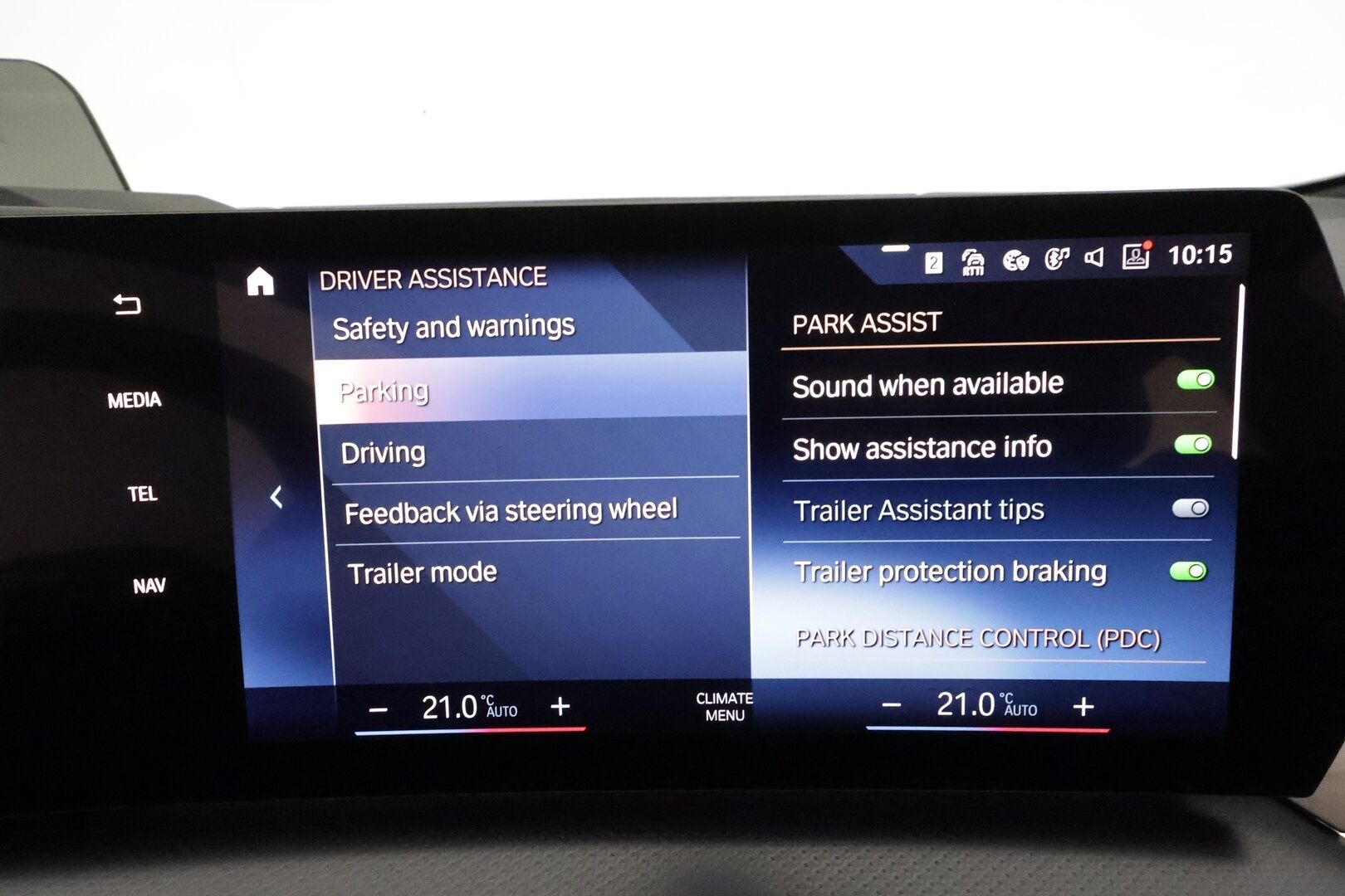 BMW 225 2023 U06 Active Tourer 225e xDrive Charged Edition M Sport * ACC / HUD / Harman&Kardon / Vetokoukku / Adapt.LED / Muistipenkki / Comfort Access - Akku kuntotarkastettu / Suomi-auto / Kahdet renkaat aluvanteilla / Hierova kuljettajan istuin / Sporttipenkit / Ratinlämmitin / Nahka-Alcantara - HULLUT JOULUT KORKOTARJOUS 2,49% 