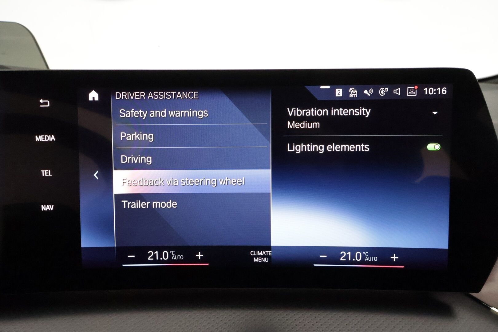 BMW 225 2023 U06 Active Tourer 225e xDrive Charged Edition M Sport * ACC / HUD / Harman&Kardon / Vetokoukku / Adapt.LED / Muistipenkki / Comfort Access - Akku kuntotarkastettu / Suomi-auto / Kahdet renkaat aluvanteilla / Hierova kuljettajan istuin / Sporttipenkit / Ratinlämmitin / Nahka-Alcantara - HULLUT JOULUT KORKOTARJOUS 2,49% 