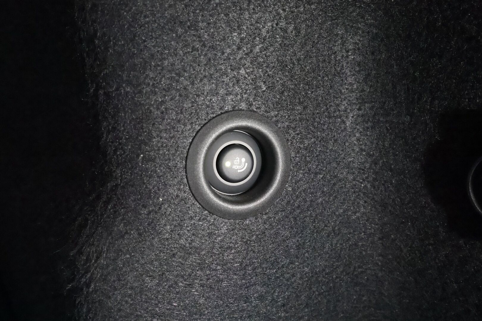 BMW 225 2023 U06 Active Tourer 225e xDrive Charged Edition M Sport * ACC / HUD / Harman&Kardon / Vetokoukku / Adapt.LED / Muistipenkki / Comfort Access - Akku kuntotarkastettu / Suomi-auto / Kahdet renkaat aluvanteilla / Hierova kuljettajan istuin / Sporttipenkit / Ratinlämmitin / Nahka-Alcantara - HULLUT JOULUT KORKOTARJOUS 2,49% 