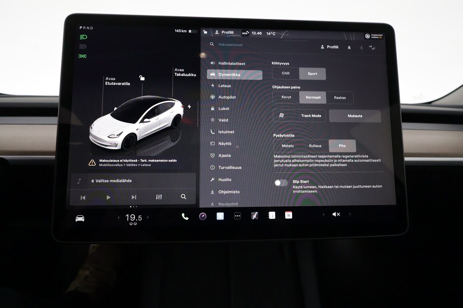 Tesla Model 3 2022 Performance **Lasikatto / Lämpöpumppu / Adapt.Vakkari / Matrix-LED / P.Kamera / Nahkaverhoilu / Kaistavahti / Navi** - 3,99 % KORKOTARJOUS TÄHÄN AUTOON - KeylessGO / 2x Renkaat