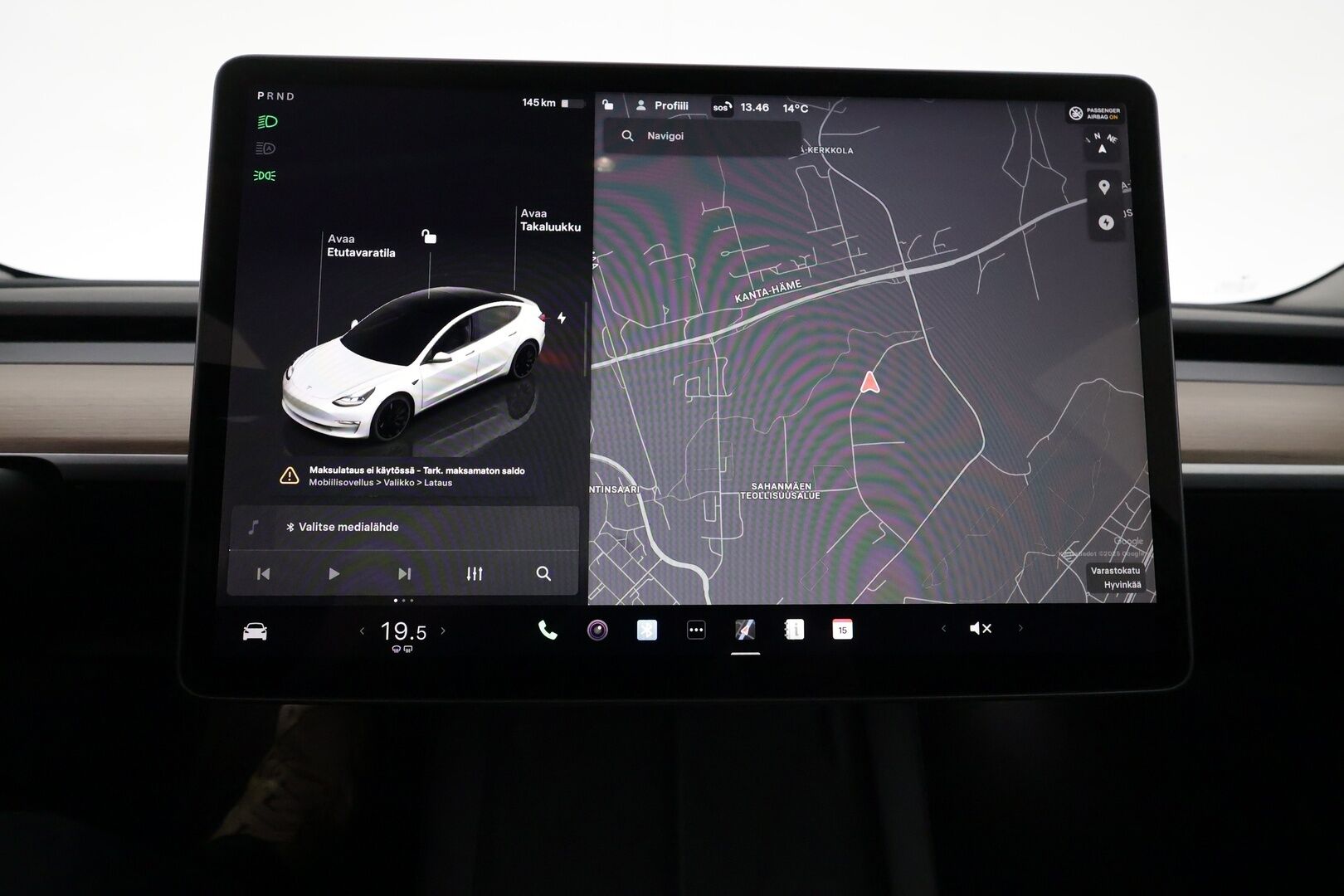 Tesla Model 3 2022 Performance **Lasikatto / Lämpöpumppu / Adapt.Vakkari / Matrix-LED / P.Kamera / Nahkaverhoilu / Kaistavahti / Navi** - 3,99 % KORKOTARJOUS TÄHÄN AUTOON - KeylessGO / 2x Renkaat
