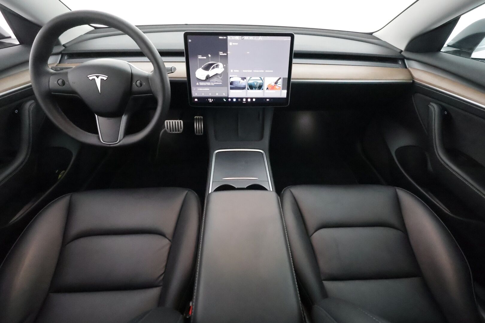 Tesla Model 3 2022 Performance **Lasikatto / Lämpöpumppu / Adapt.Vakkari / Matrix-LED / P.Kamera / Nahkaverhoilu / Kaistavahti / Navi** - 3,99 % KORKOTARJOUS TÄHÄN AUTOON - KeylessGO / 2x Renkaat