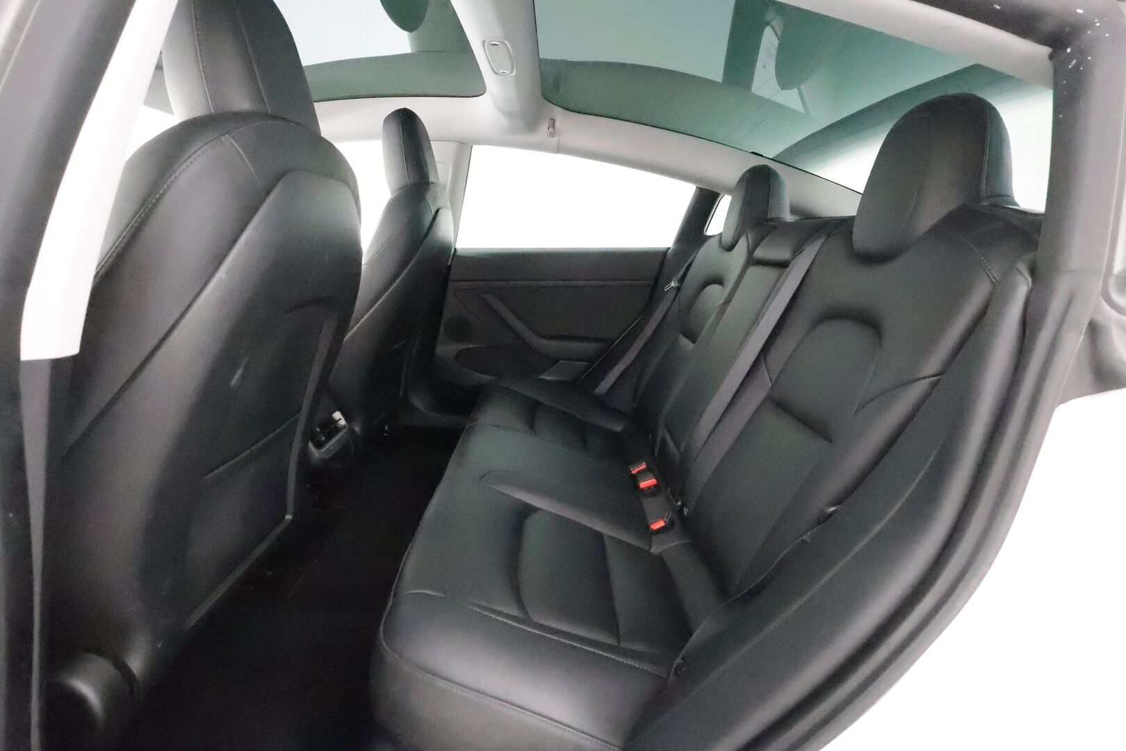 Tesla Model 3 2022 Performance **Lasikatto / Lämpöpumppu / Adapt.Vakkari / Matrix-LED / P.Kamera / Nahkaverhoilu / Kaistavahti / Navi** - 3,99 % KORKOTARJOUS TÄHÄN AUTOON - KeylessGO / 2x Renkaat
