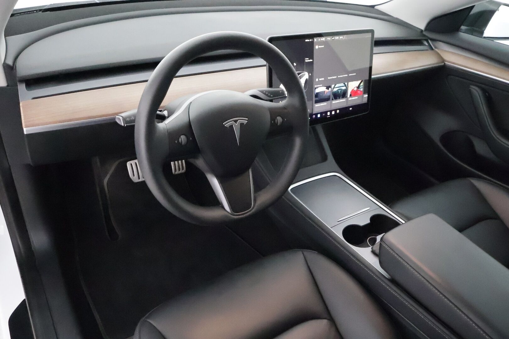 Tesla Model 3 2022 Performance **Lasikatto / Lämpöpumppu / Adapt.Vakkari / Matrix-LED / P.Kamera / Nahkaverhoilu / Kaistavahti / Navi** - 3,99 % KORKOTARJOUS TÄHÄN AUTOON - KeylessGO / 2x Renkaat