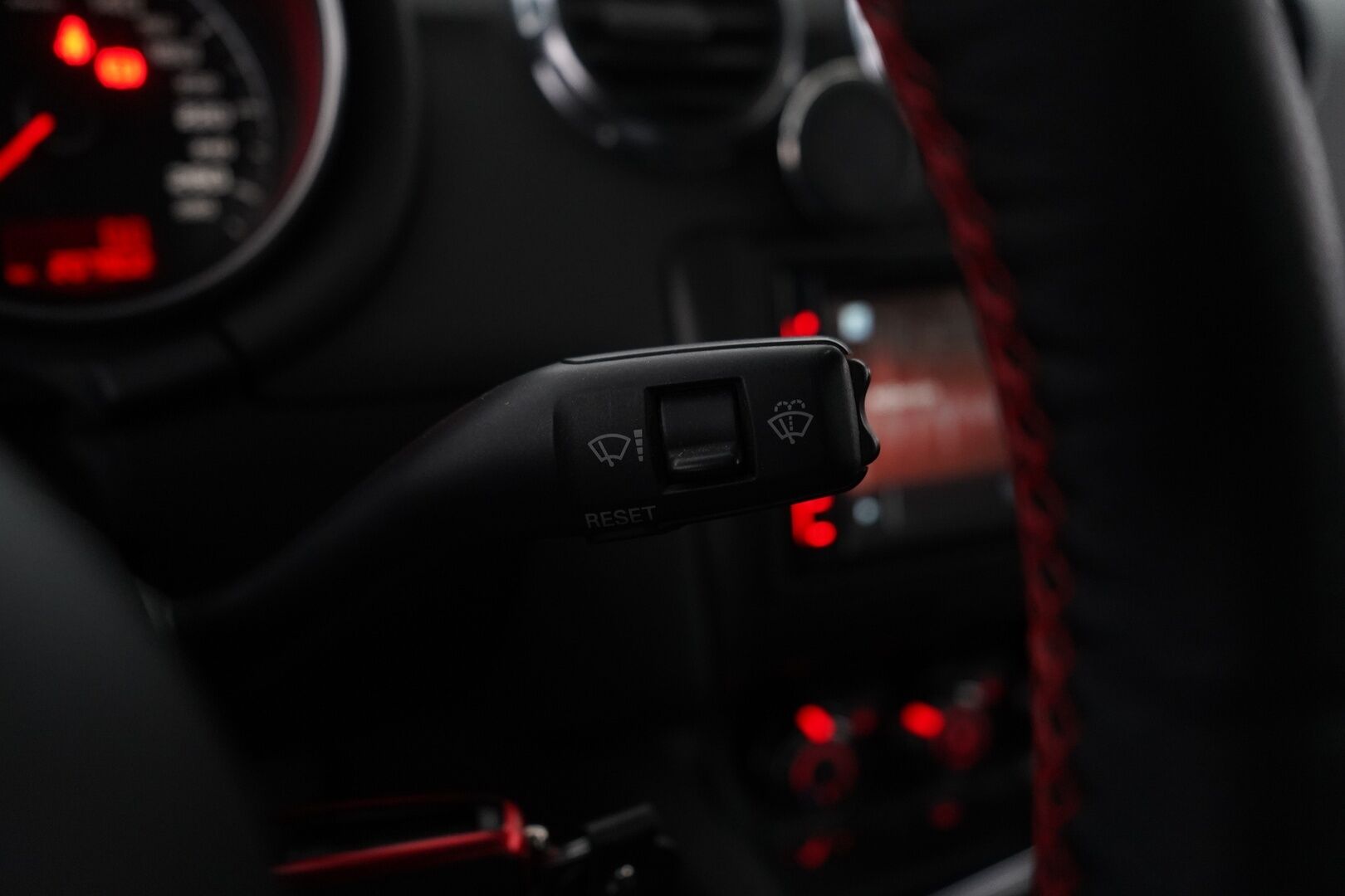 Audi TT 2007 Roadster 2.0 Turbo FSI 147 kW * Tämä auto myydään YritysOutlet -valikoimasta vain yritykselle * - RS-Look / Kahdet vanteet / Erikoisväri 