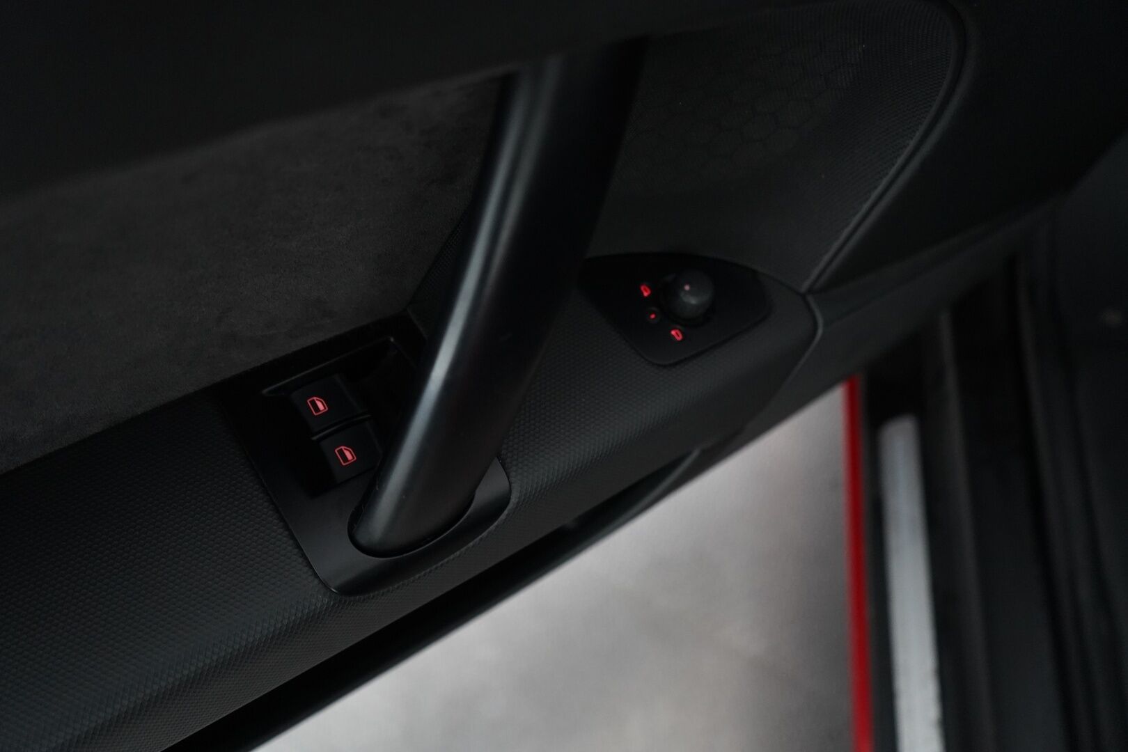 Audi TT 2007 Roadster 2.0 Turbo FSI 147 kW * Tämä auto myydään YritysOutlet -valikoimasta vain yritykselle * - RS-Look / Kahdet vanteet / Erikoisväri 