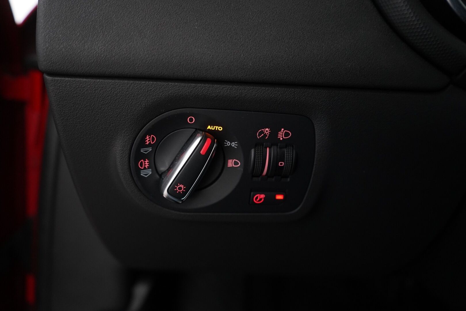 Audi TT 2007 Roadster 2.0 Turbo FSI 147 kW * Tämä auto myydään YritysOutlet -valikoimasta vain yritykselle * - RS-Look / Kahdet vanteet / Erikoisväri 