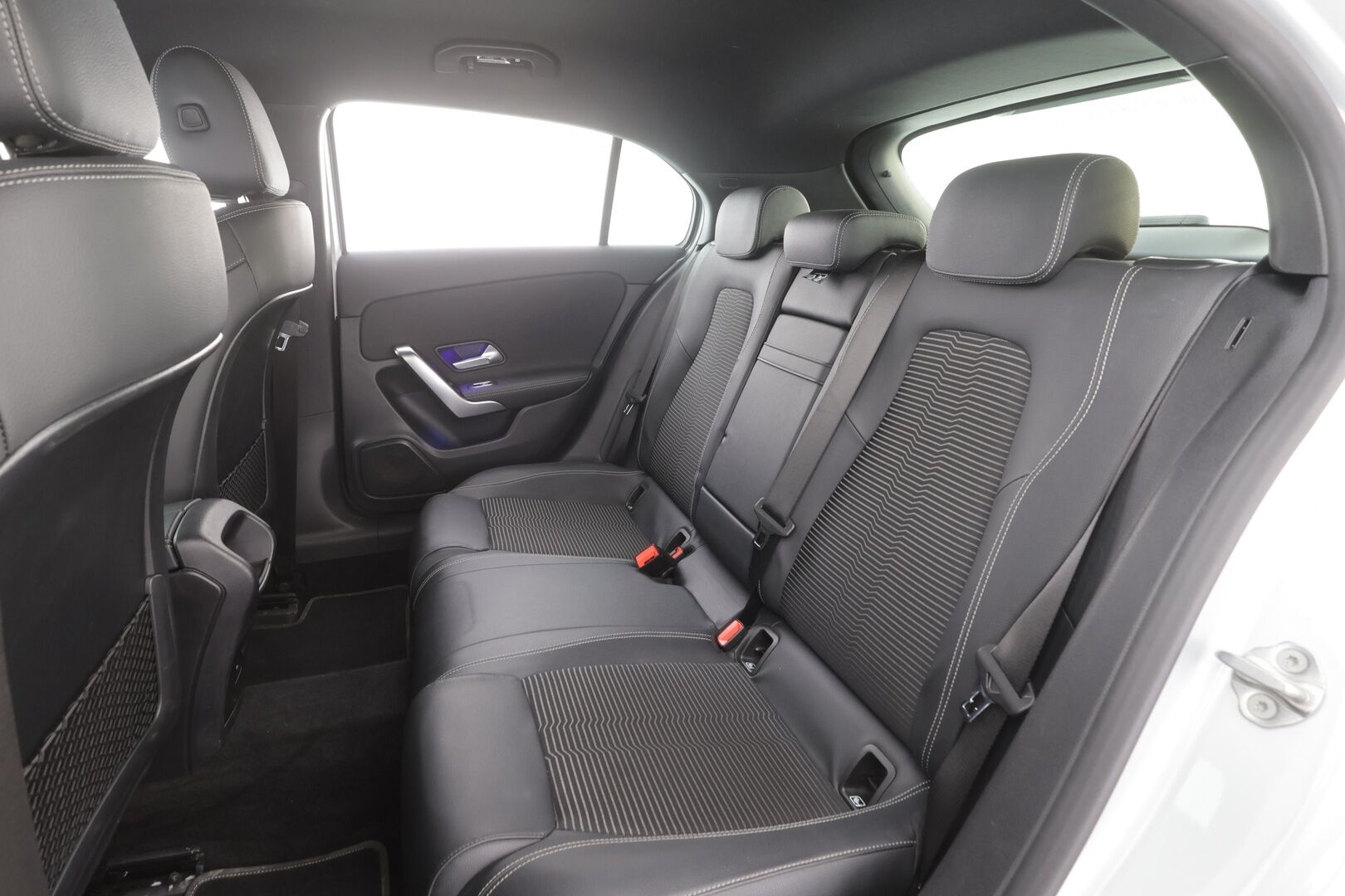 Mercedes-Benz A 2023 180 A Suomi Edition Plus - | Vakkari | Koukku | Widescreen | High Performance LED | Puolinahat | P.Kamera | Navi | 1.Om Suomi-auto | Kahdet Renkaat |