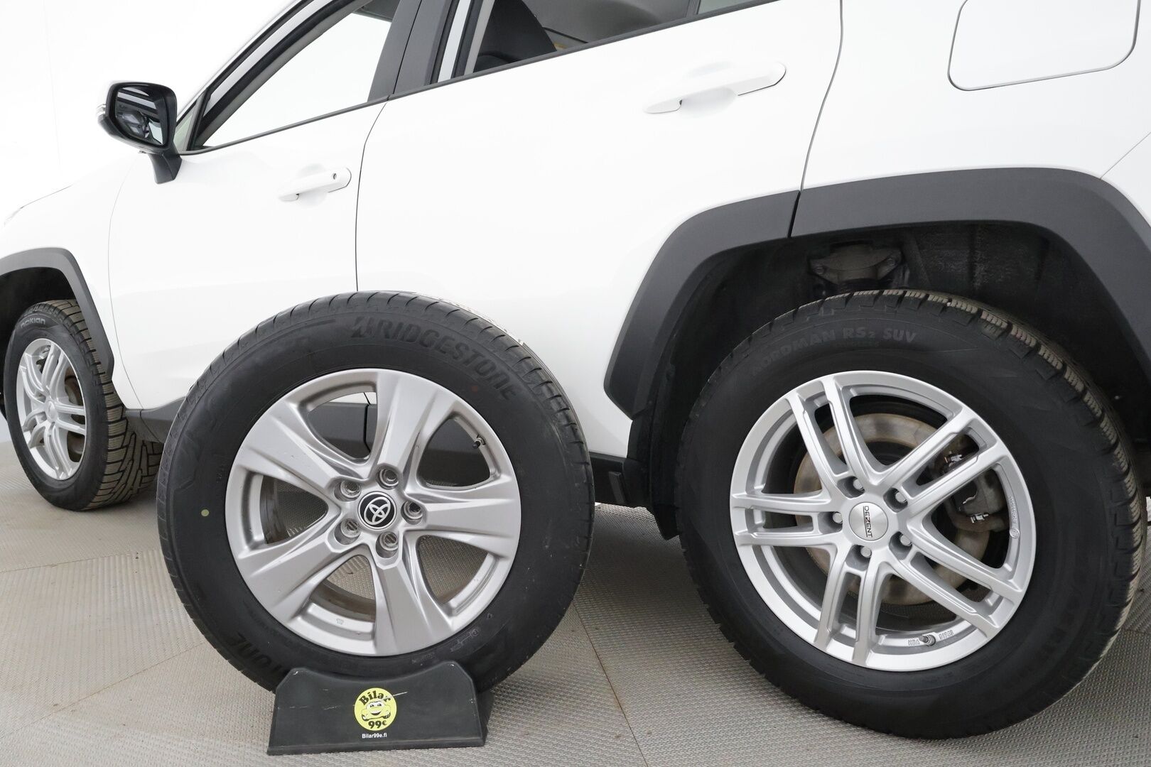 Toyota RAV4 2022 2,5 Hybrid AWD-i Business Edition * ACC / P.kamera / LED / Navi / Koukku / KeylessGo / Sähköluukku * - 1.Om Suomi-auto / Kahdet renkaat aluvanteilla