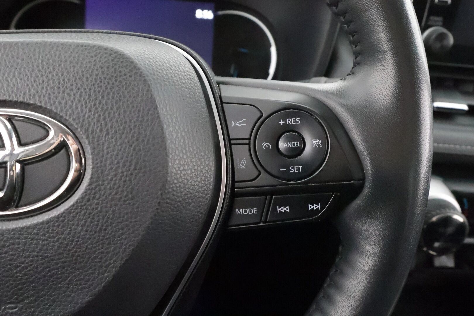 Toyota RAV4 2022 2,5 Hybrid AWD-i Business Edition * ACC / P.kamera / LED / Navi / Koukku / KeylessGo / Sähköluukku * - 1.Om Suomi-auto / Kahdet renkaat aluvanteilla