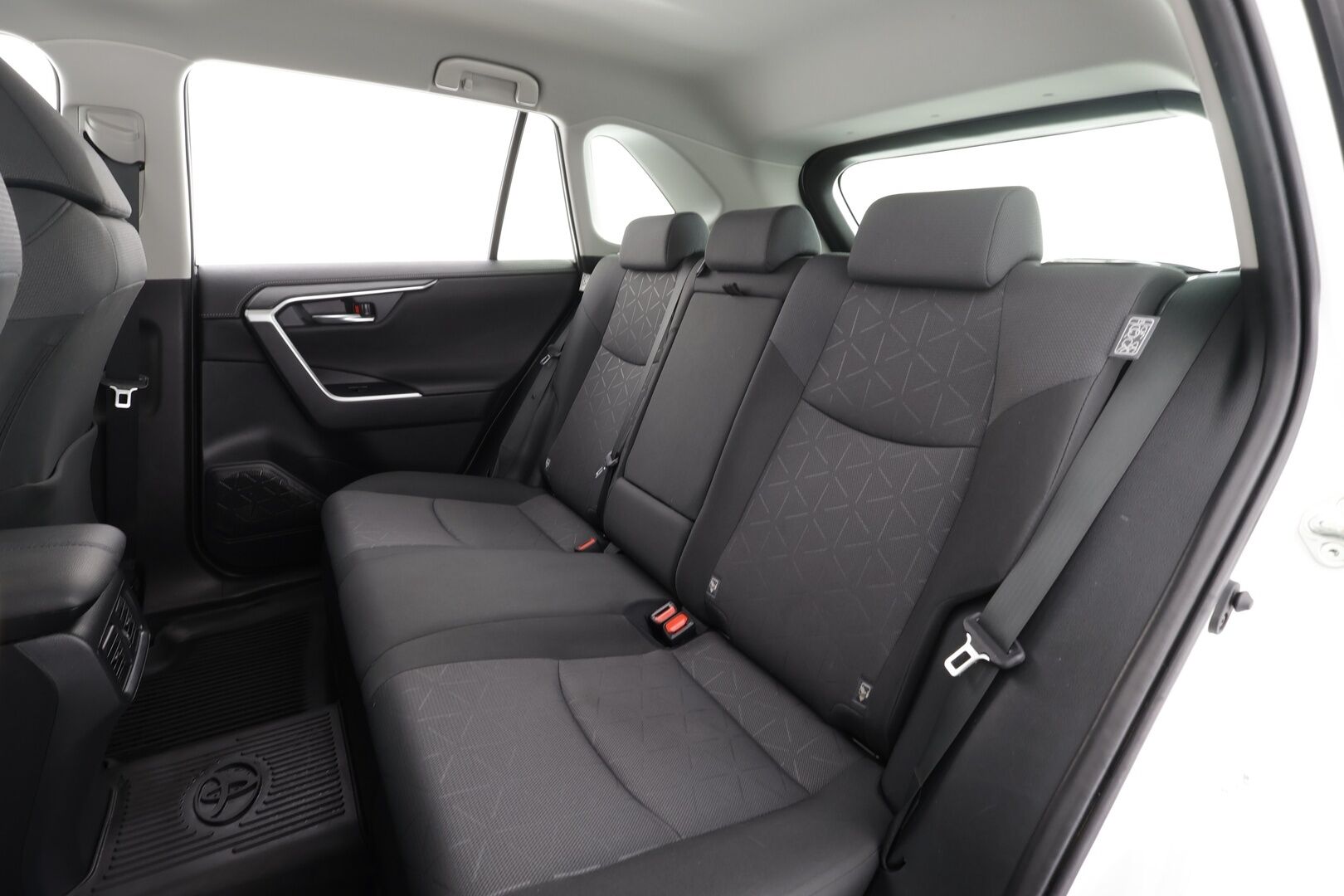 Toyota RAV4 2022 2,5 Hybrid AWD-i Business Edition * ACC / P.kamera / LED / Navi / Koukku / KeylessGo / Sähköluukku * - 1.Om Suomi-auto / Kahdet renkaat aluvanteilla