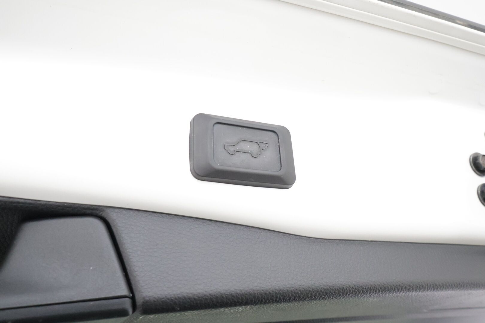 Toyota RAV4 2022 2,5 Hybrid AWD-i Business Edition * ACC / P.kamera / LED / Navi / Koukku / KeylessGo / Sähköluukku * - 1.Om Suomi-auto / Kahdet renkaat aluvanteilla