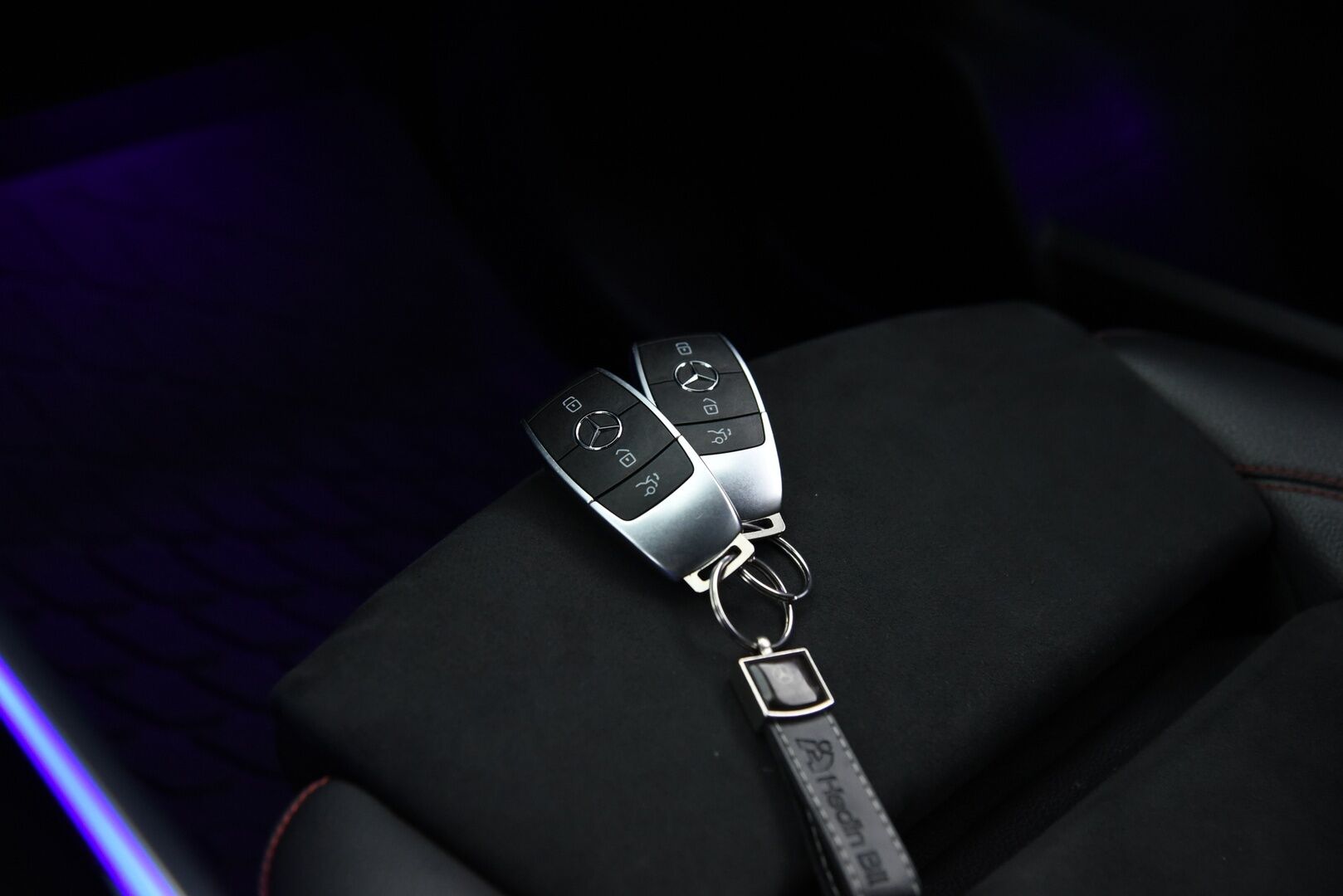 Mercedes-Benz EQA 2021 250 Business AMG - DTR+Q | Distronic + | P-kamera | Vetokoukku | Widescreen | LED | Ambient | Keyless | Midline äänentoisto | AMG sisä- ja ulkopaketilla | SOH 96%