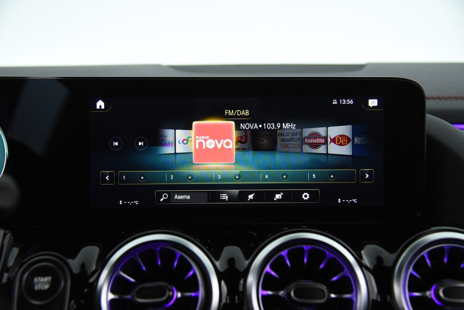 Mercedes-Benz EQA 2021 250 Business AMG / Distronic + / P-kamera / Vetokoukku / Widescreen / LED / Ambient / Keyless - DTR+Q / Midline äänentoisto / AMG sisä- ja ulkopaketilla / SOH 96%