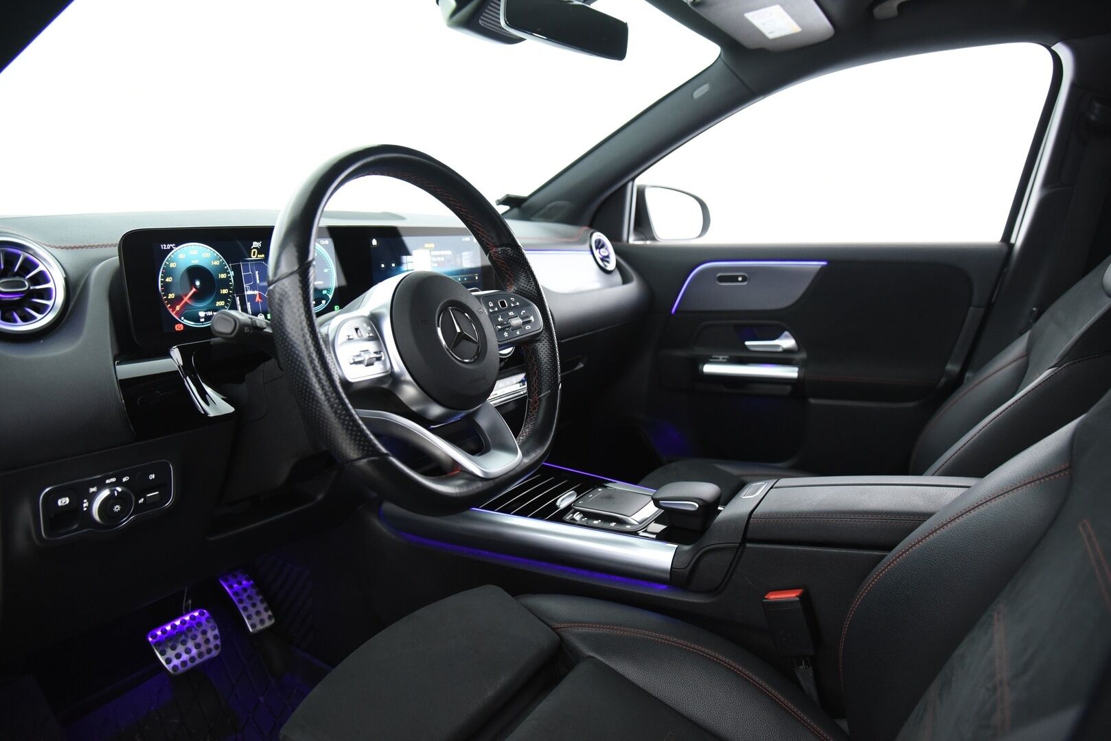 Mercedes-Benz EQA 2021 250 Business AMG - DTR+Q | Distronic + | P-kamera | Vetokoukku | Widescreen | LED | Ambient | Keyless | Midline äänentoisto | AMG sisä- ja ulkopaketilla | SOH 96%